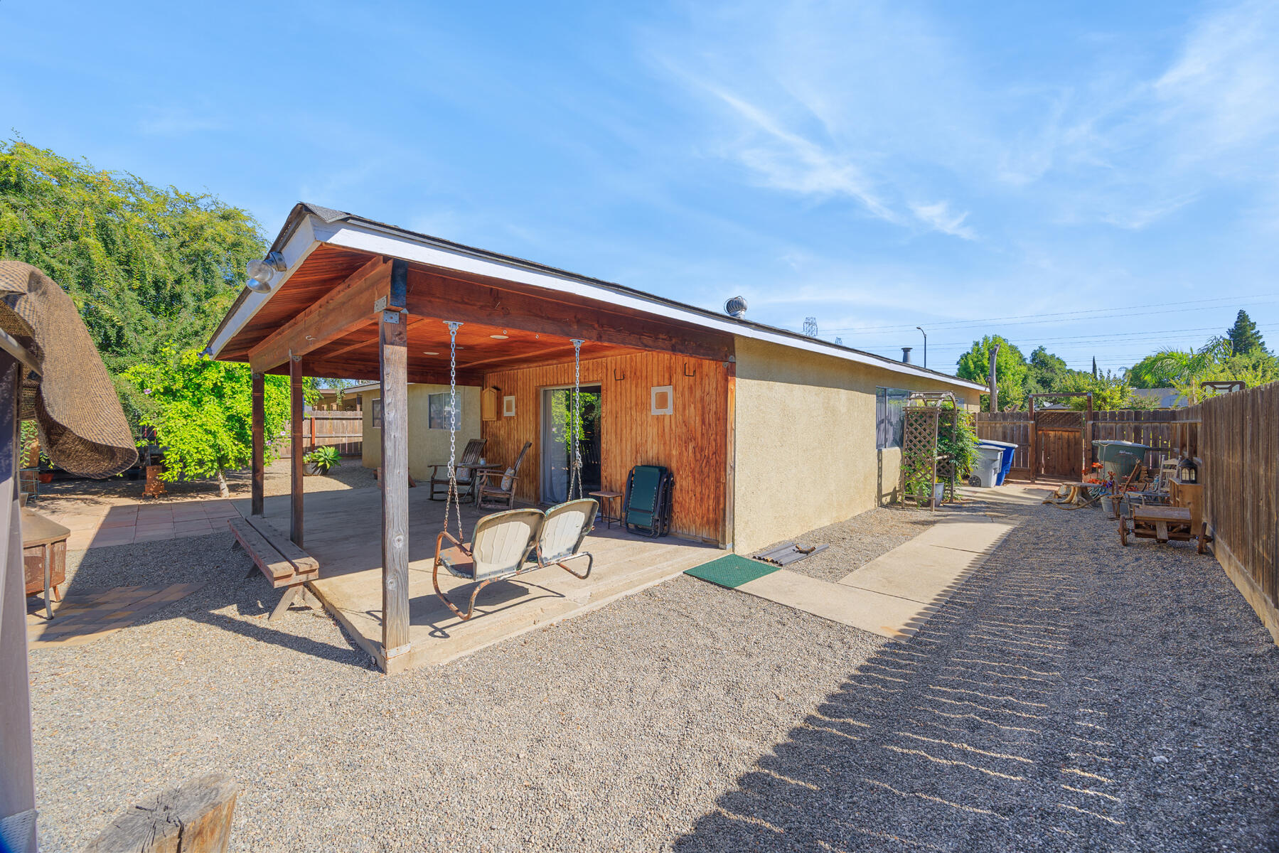 2423 W Norwich Ave, Fresno, CA 93705