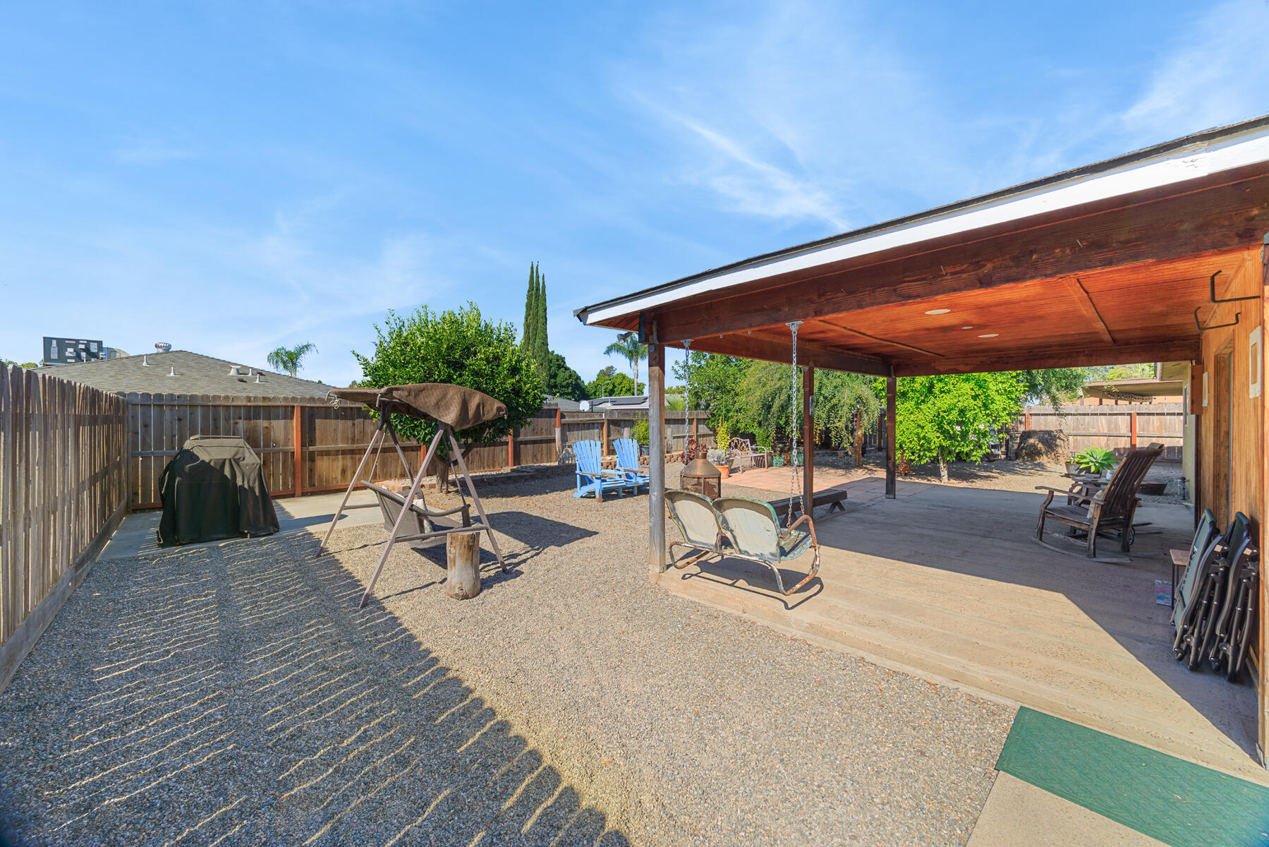 2423 W Norwich Ave, Fresno, CA 93705