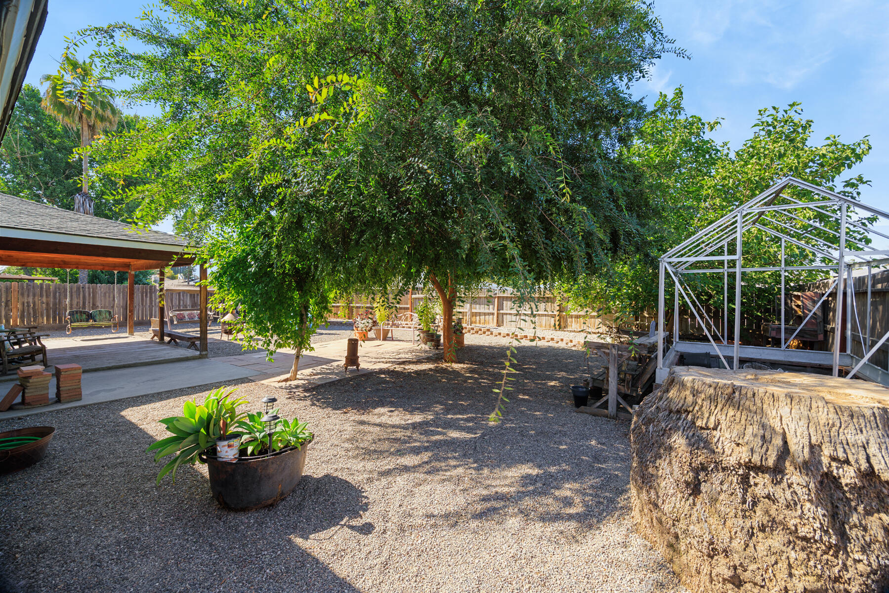 2423 W Norwich Ave, Fresno, CA 93705