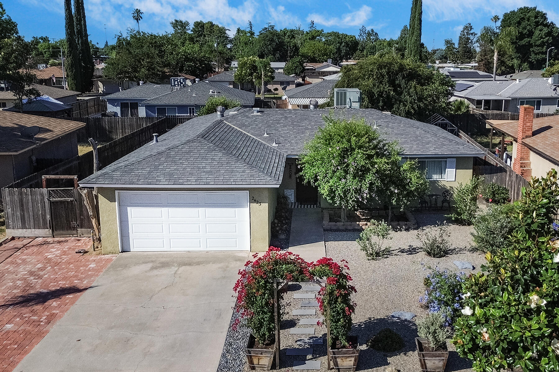 2423 W Norwich Ave, Fresno, CA 93705