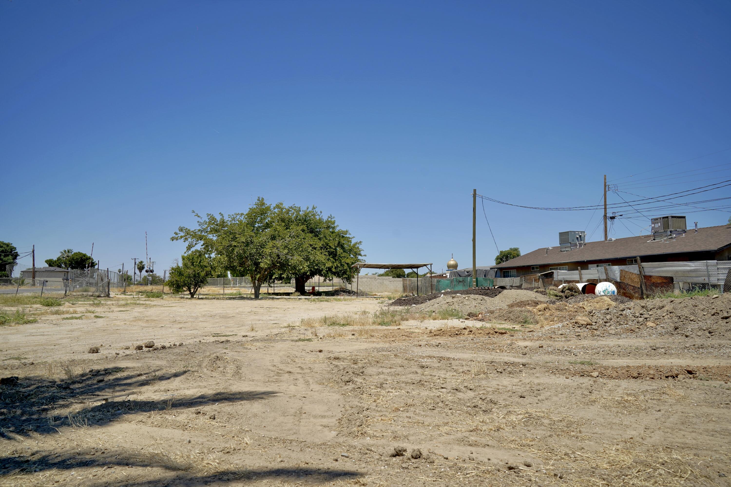 326 Wilson Rd, Bakersfield, CA 93307
