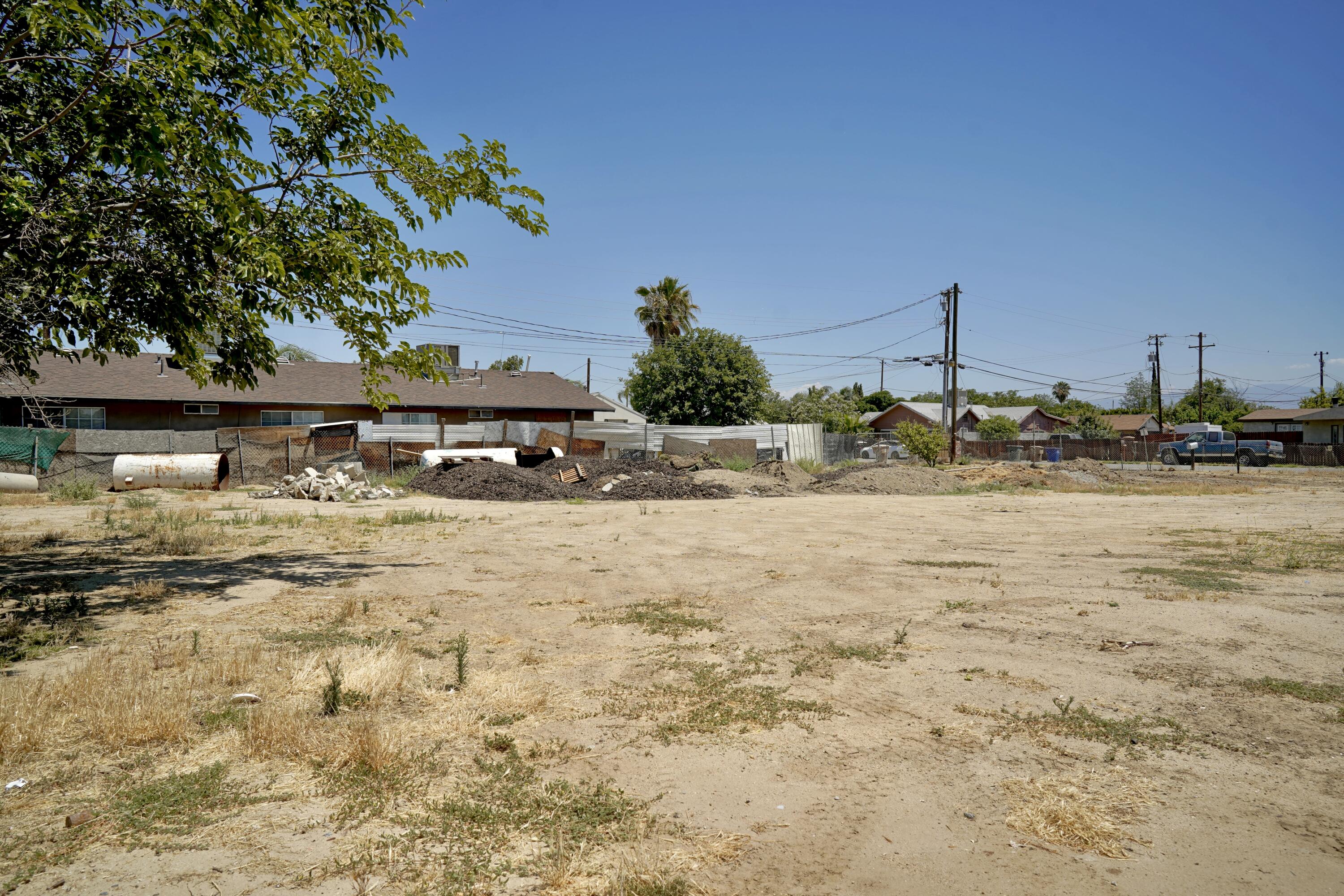 326 Wilson Rd, Bakersfield, CA 93307