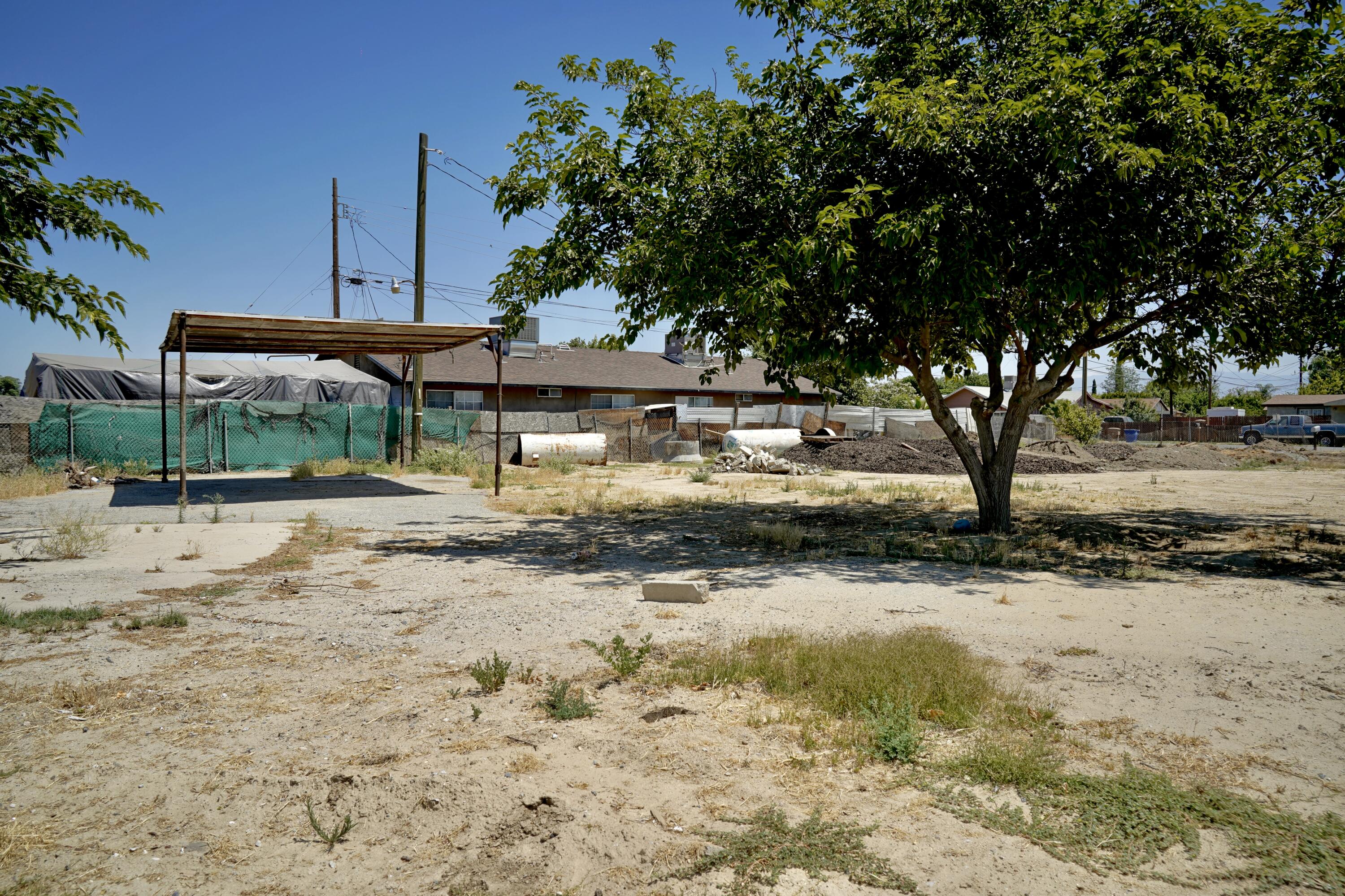 326 Wilson Rd, Bakersfield, CA 93307