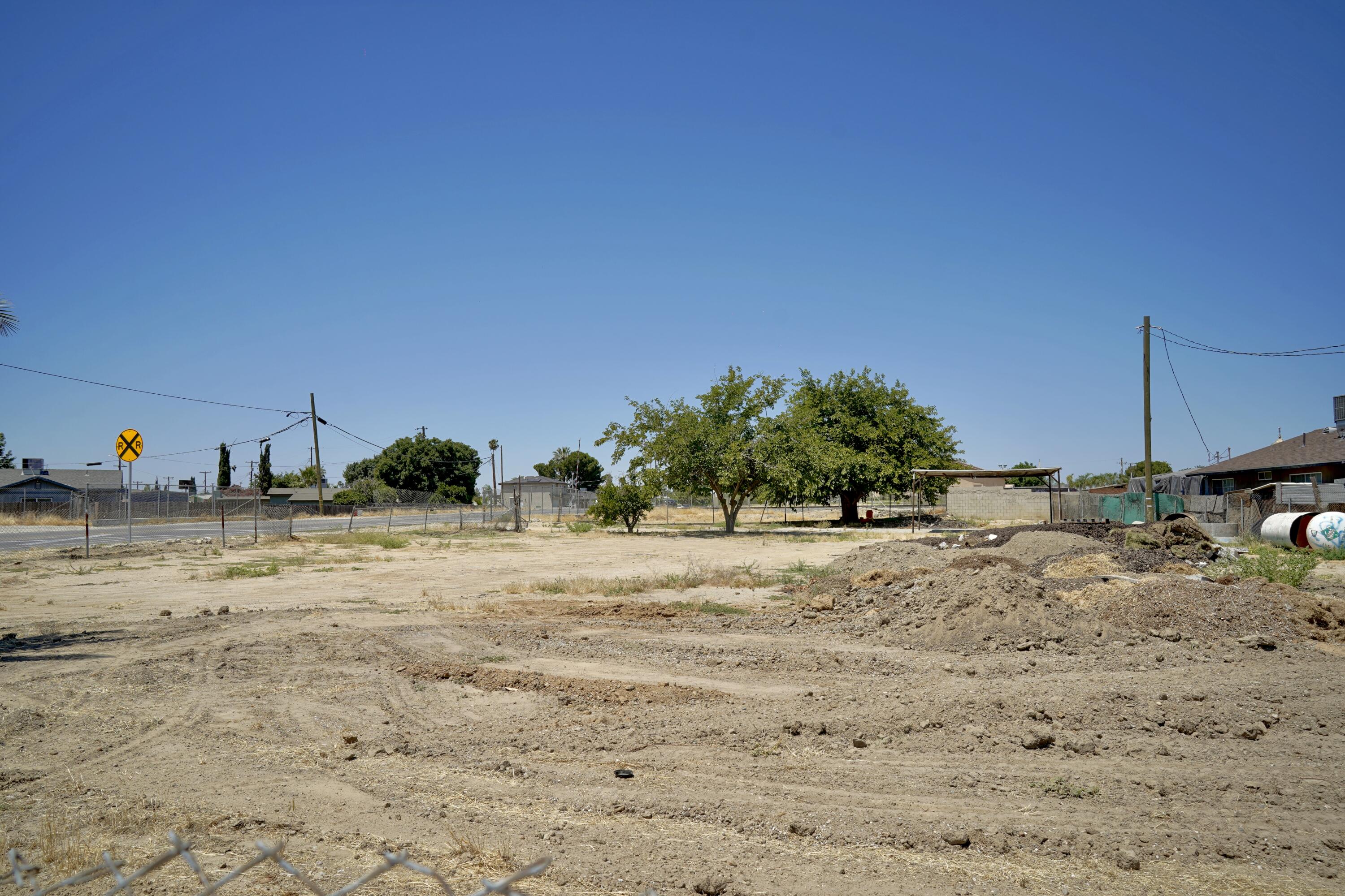 326 Wilson Rd, Bakersfield, CA 93307