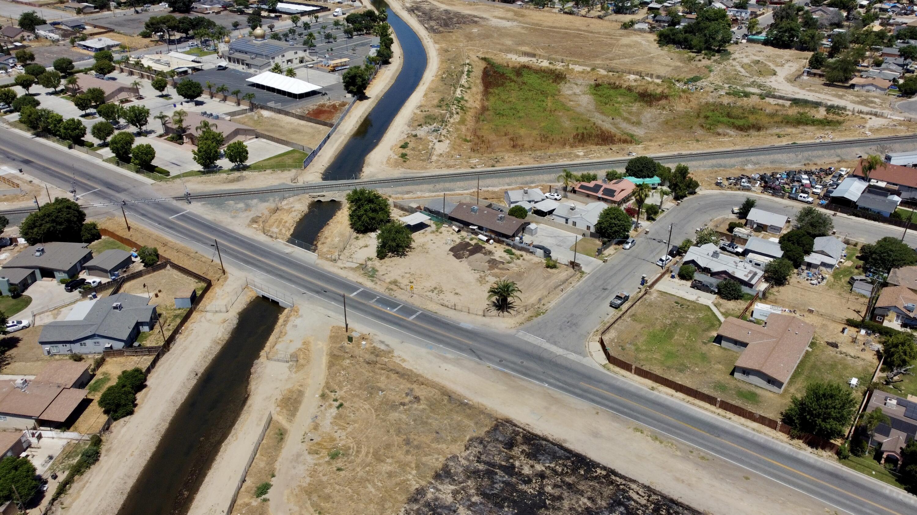 326 Wilson Rd, Bakersfield, CA 93307