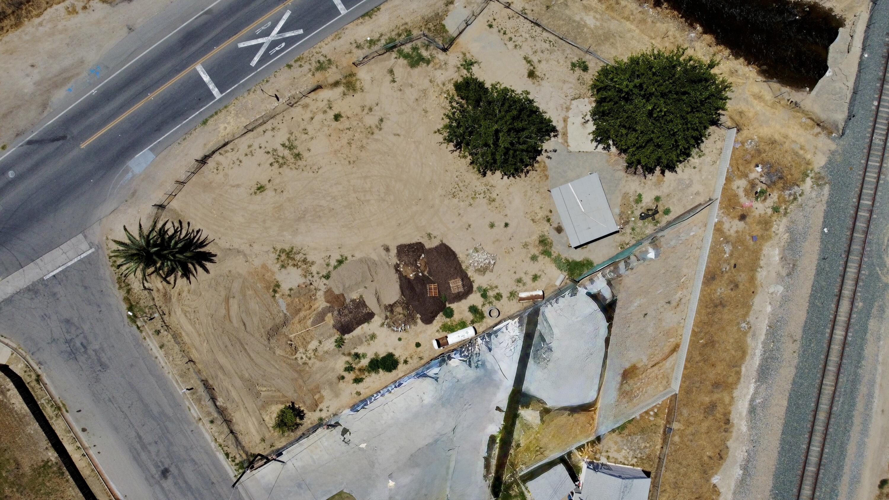 326 Wilson Rd, Bakersfield, CA 93307