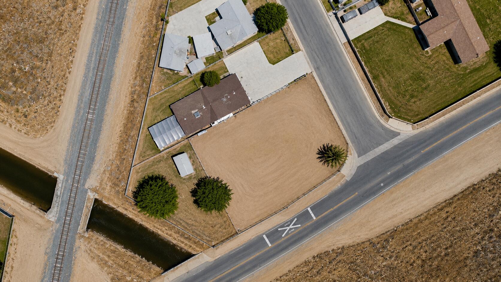 326 Wilson Rd, Bakersfield, CA 93307