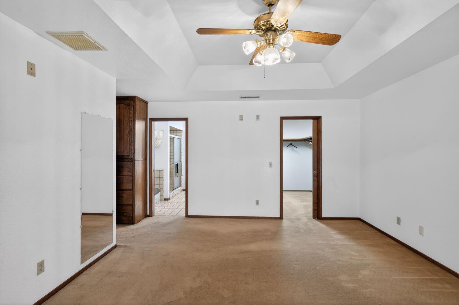 635 N Belmont St, Porterville, CA 93257