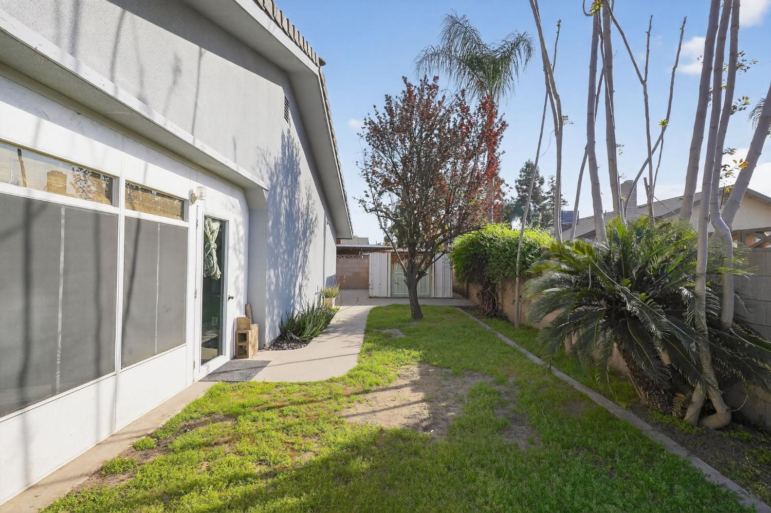 635 N Belmont St, Porterville, CA 93257