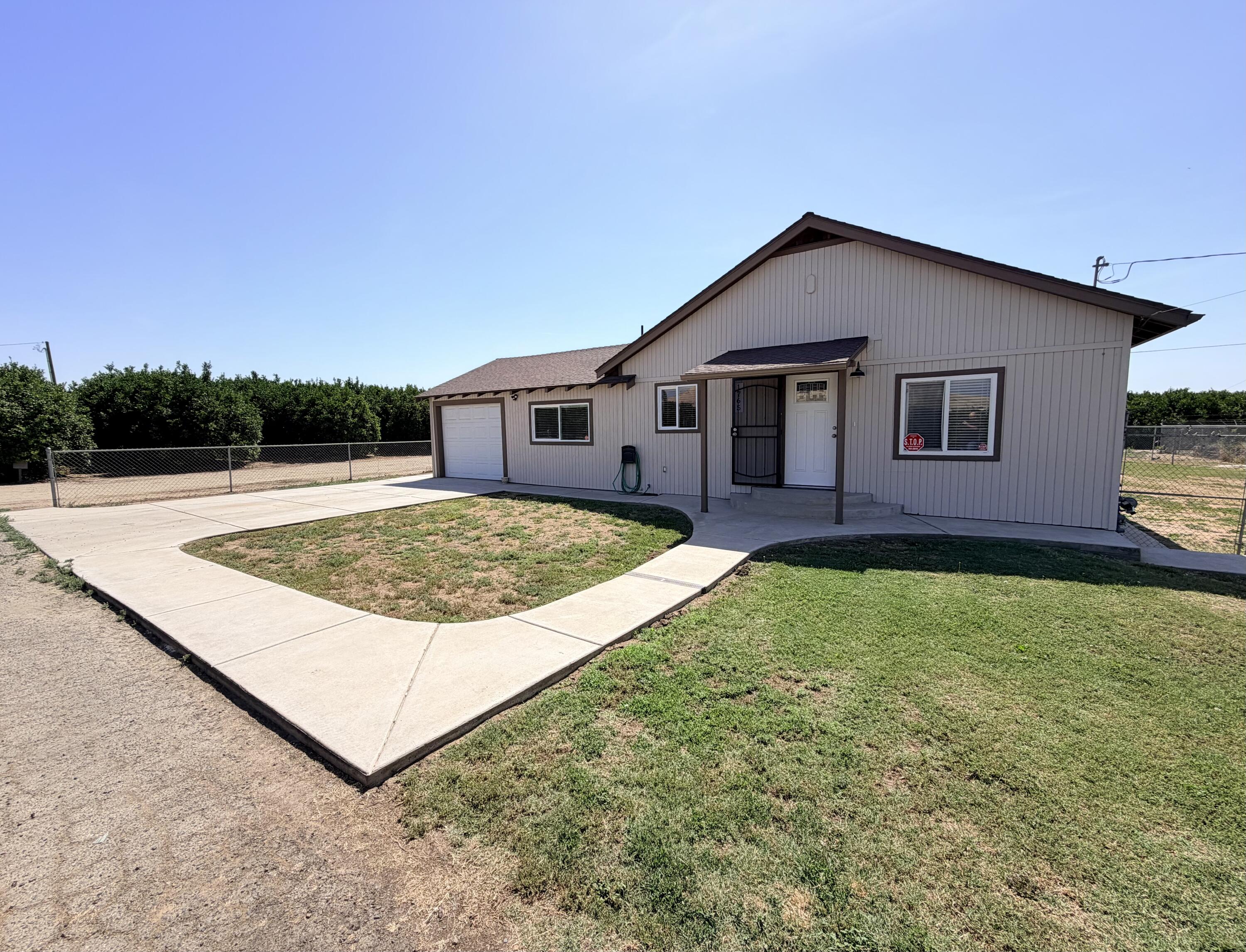 1765 S Crestview St, Porterville, CA 93257