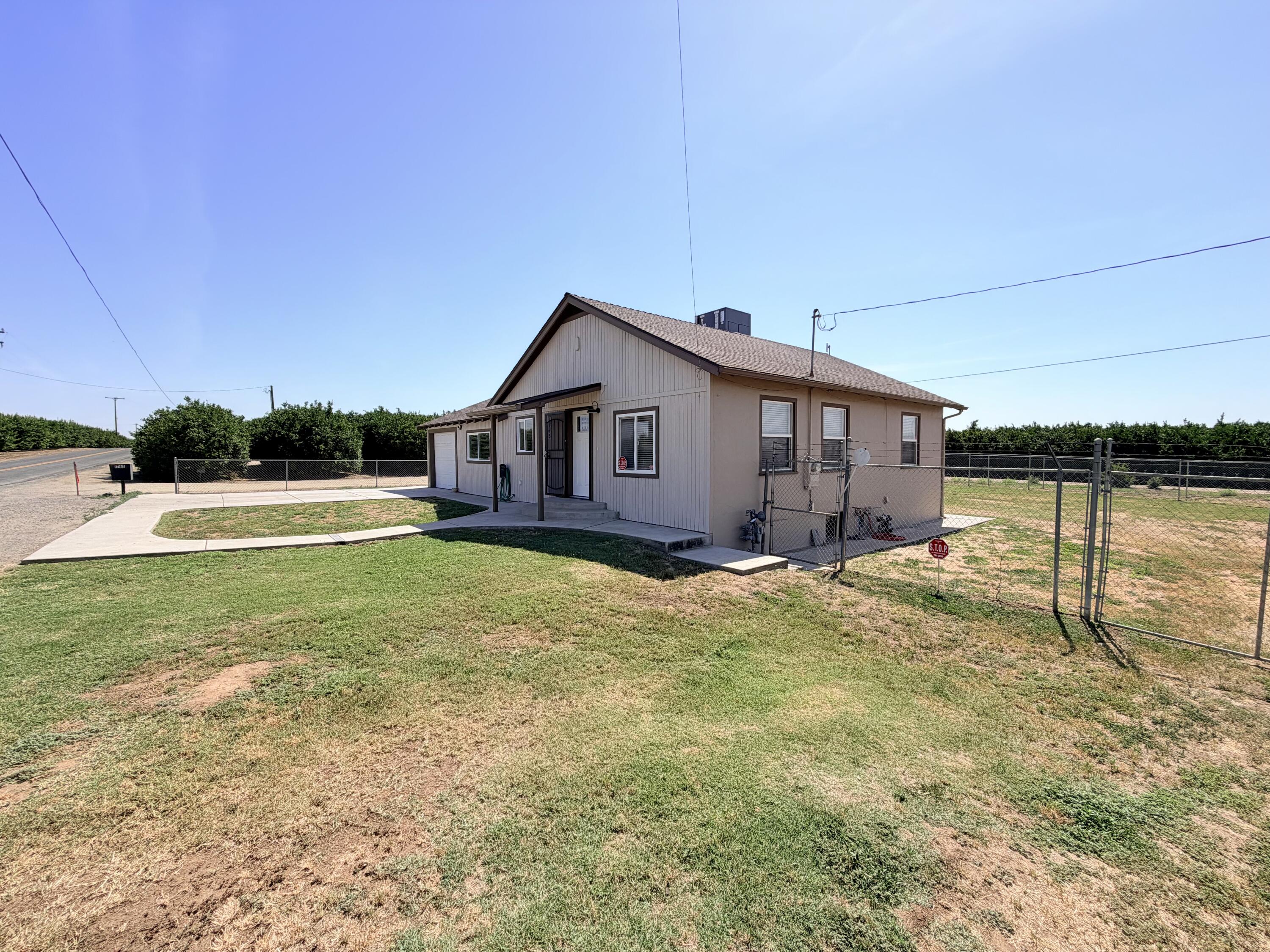 1765 S Crestview St, Porterville, CA 93257