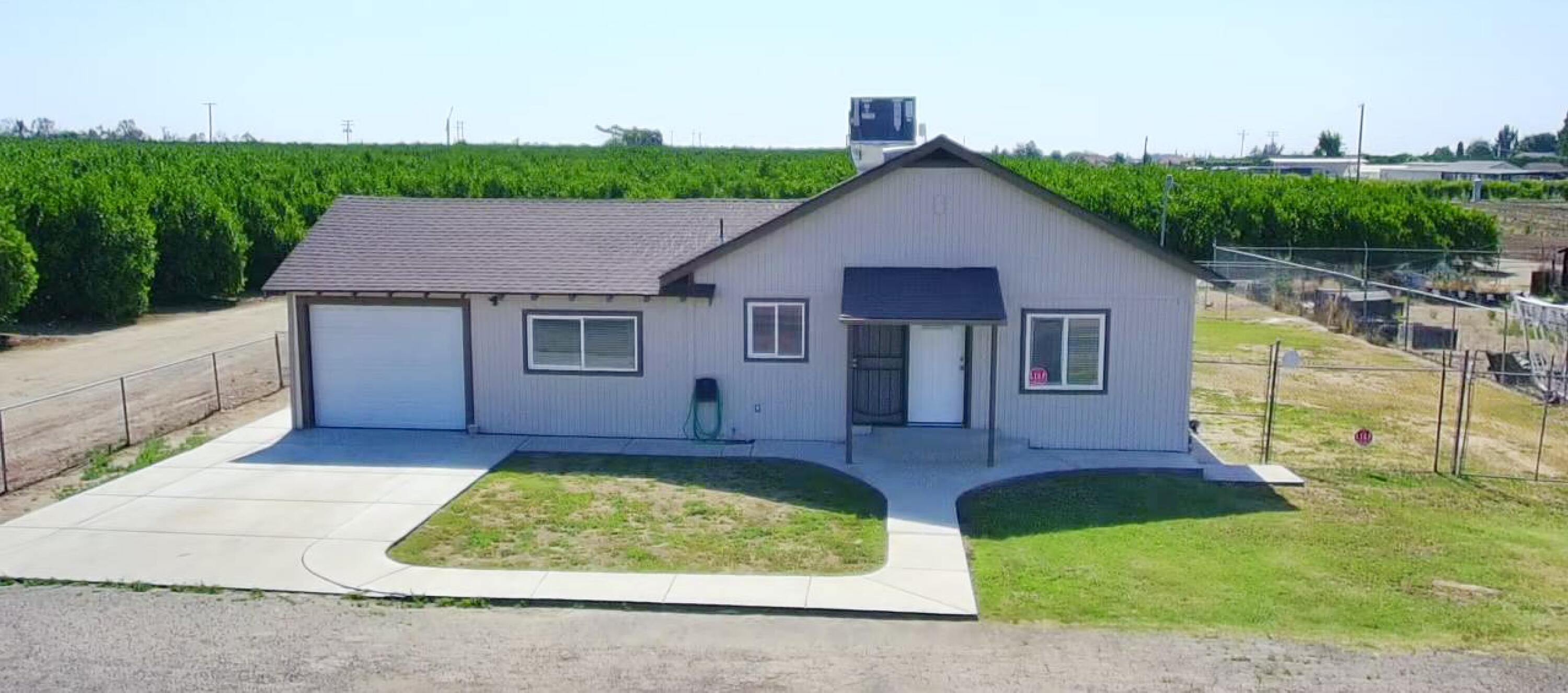 1765 S Crestview St, Porterville, CA 93257