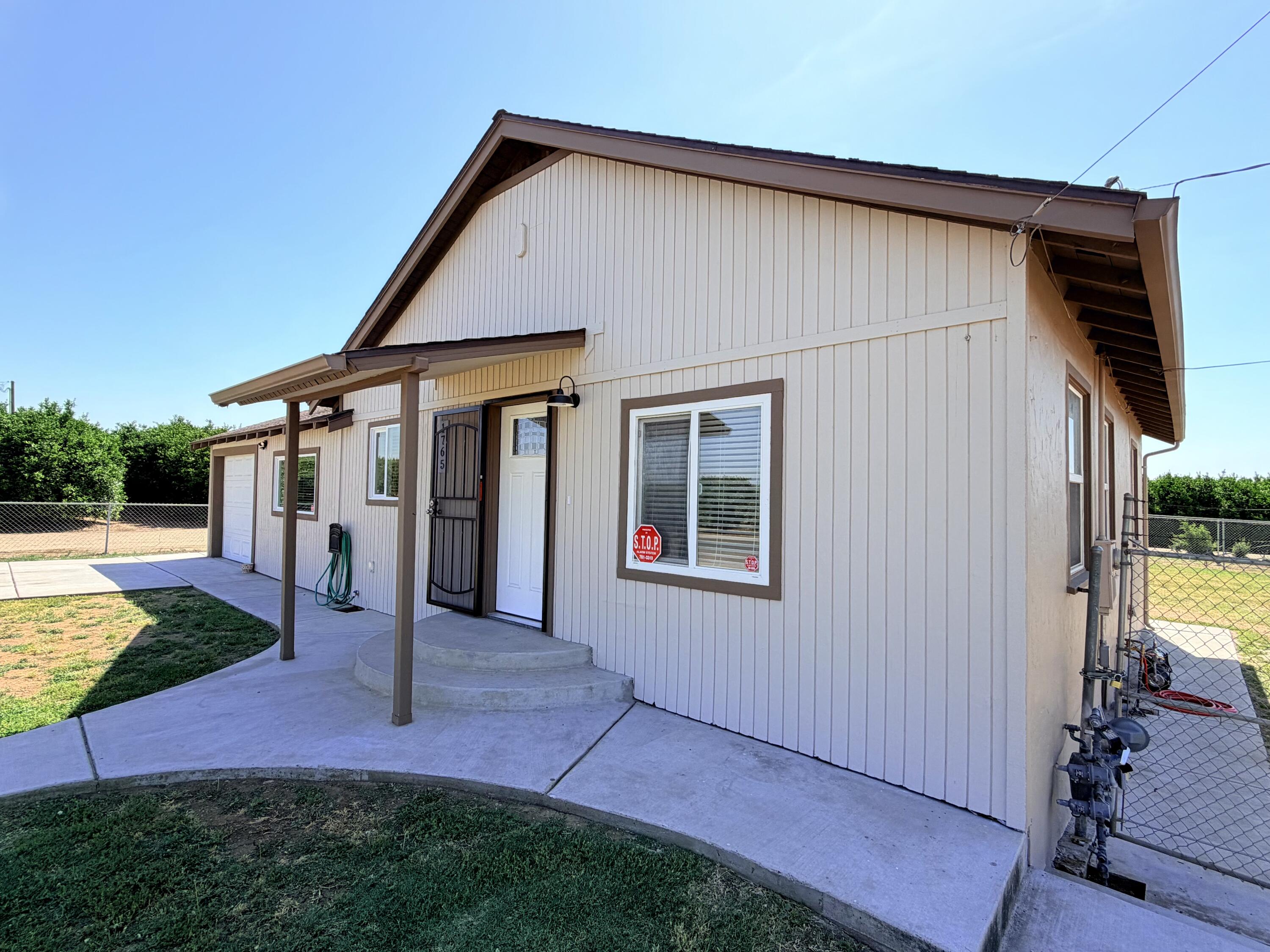 1765 S Crestview St, Porterville, CA 93257