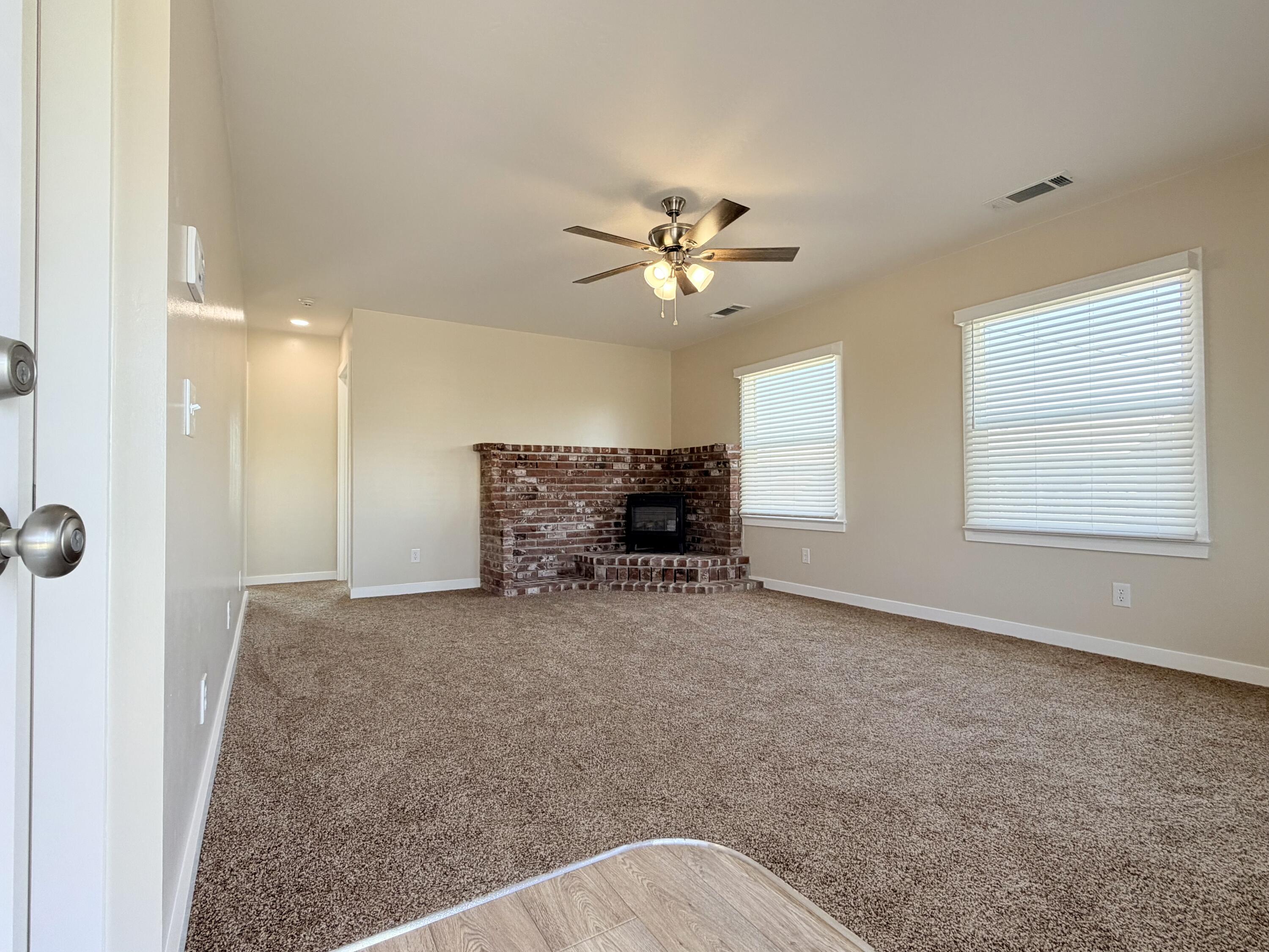 1765 S Crestview St, Porterville, CA 93257