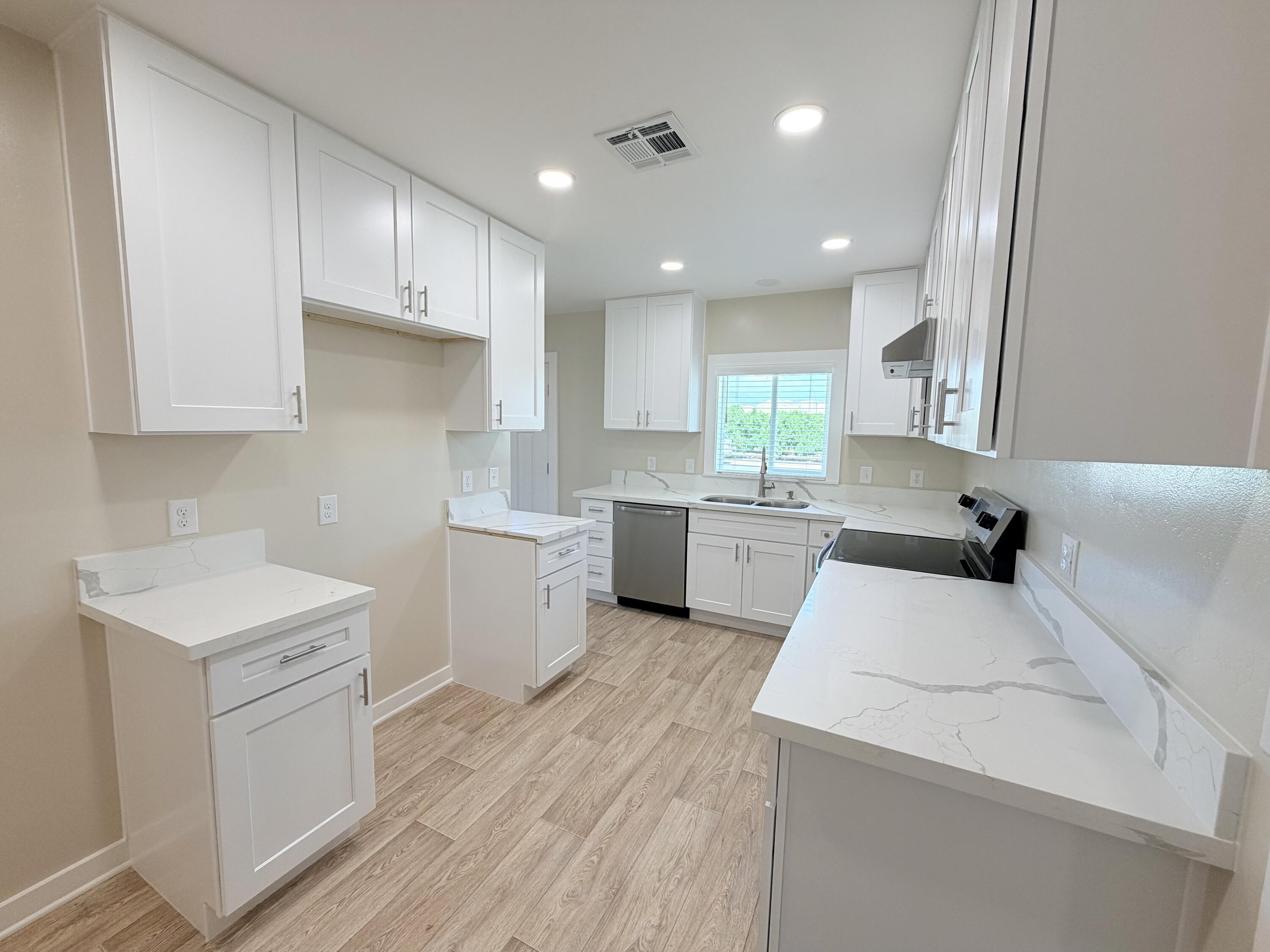 1765 S Crestview St, Porterville, CA 93257