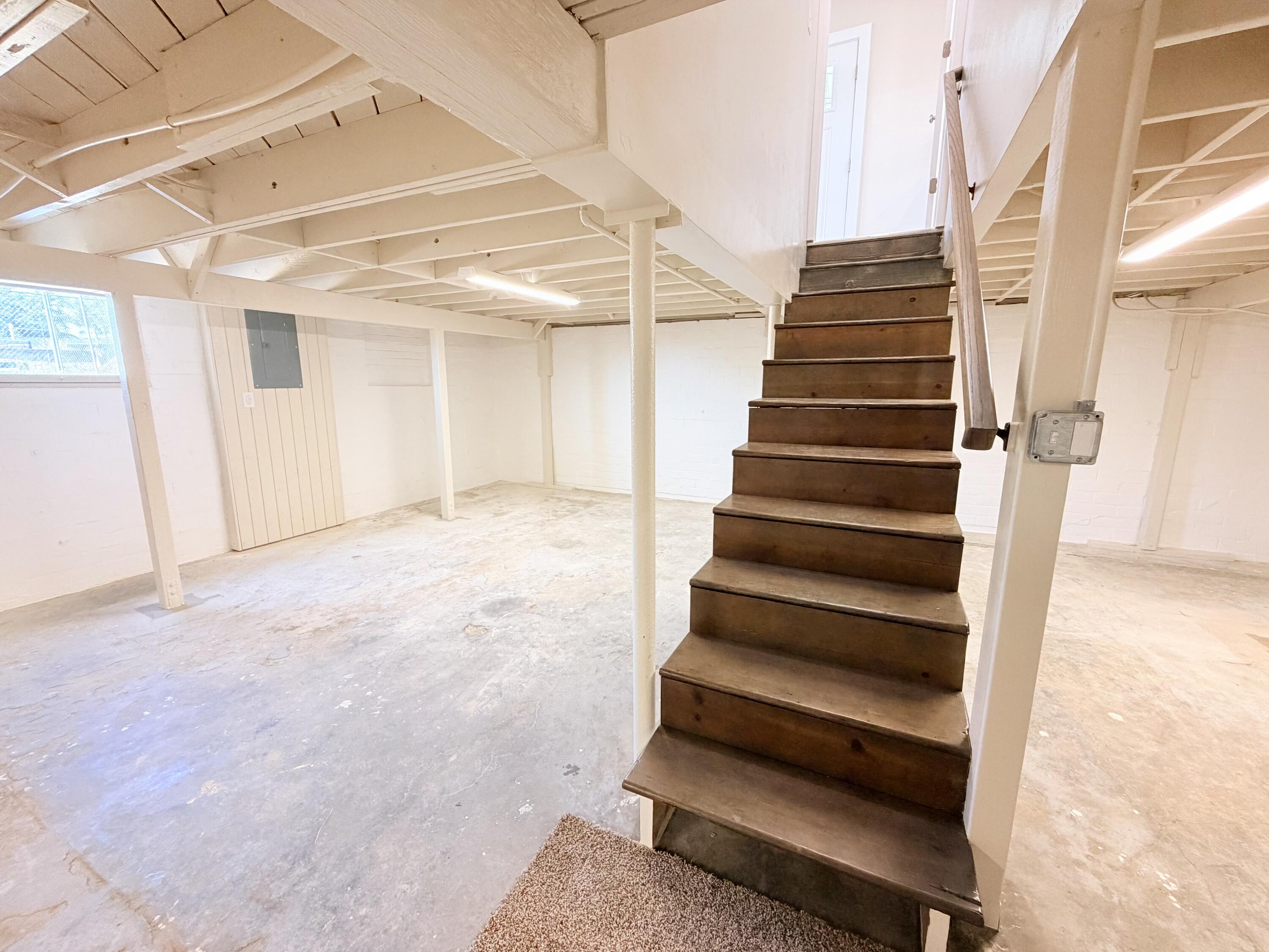1765 S Crestview St, Porterville, CA 93257
