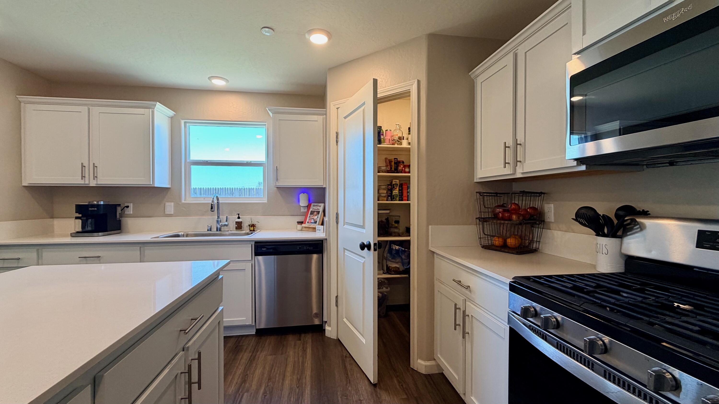 2439 Sawgrass Ave, Tulare, CA 93274