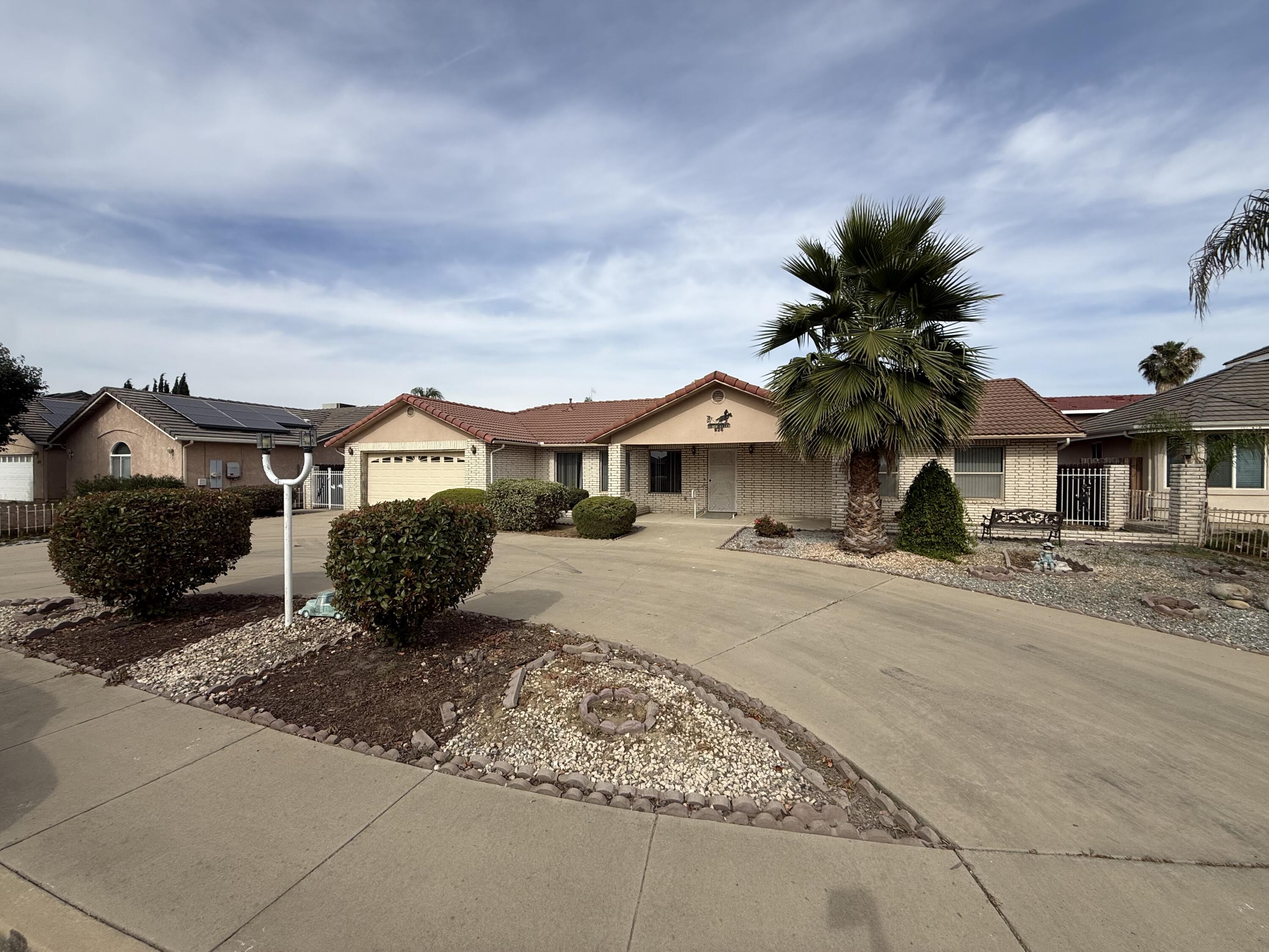 826 Michael Lynn, Lindsay, CA 93247