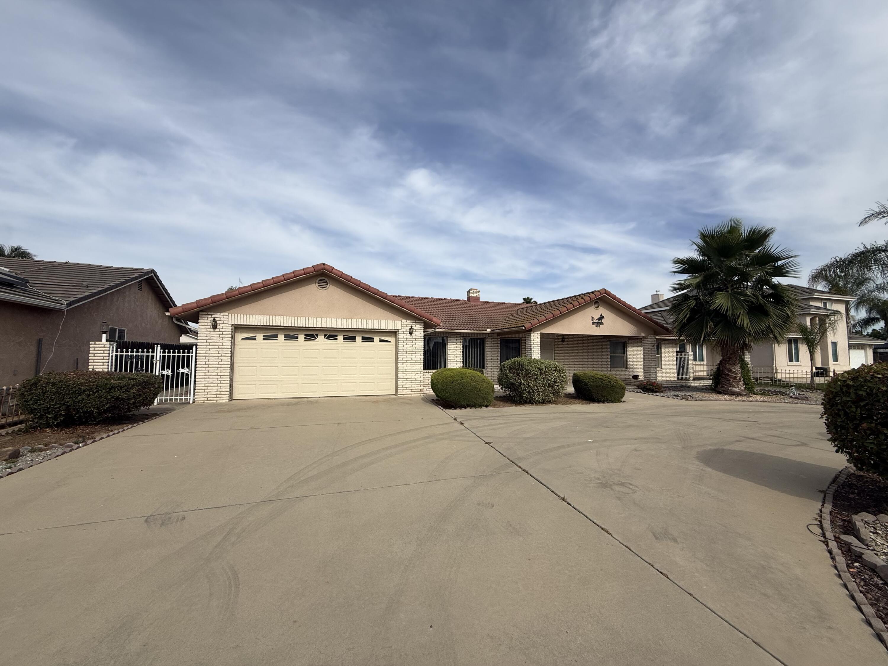 826 Michael Lynn, Lindsay, CA 93247