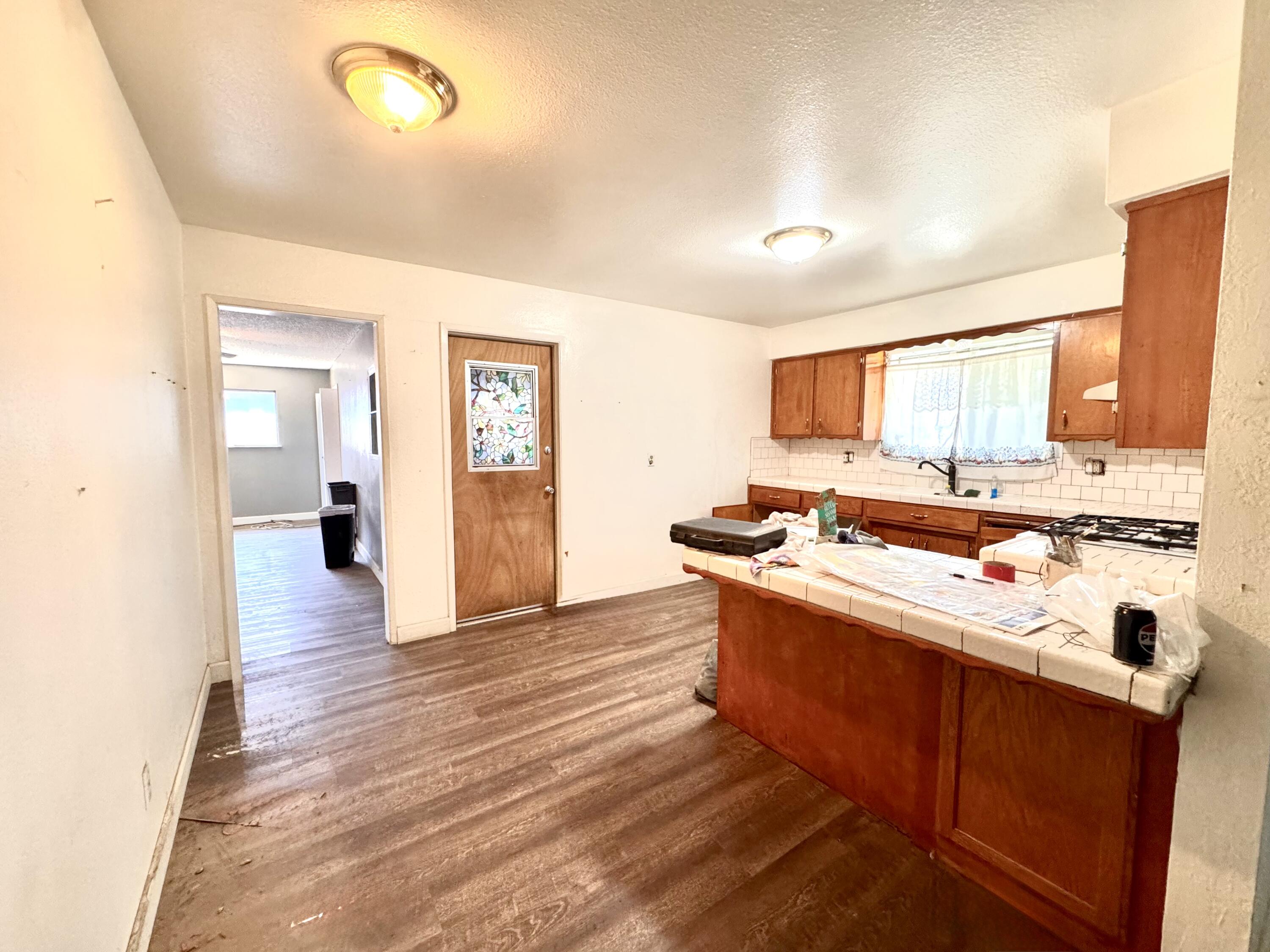 208 N Lombardi St, Porterville, CA 93257