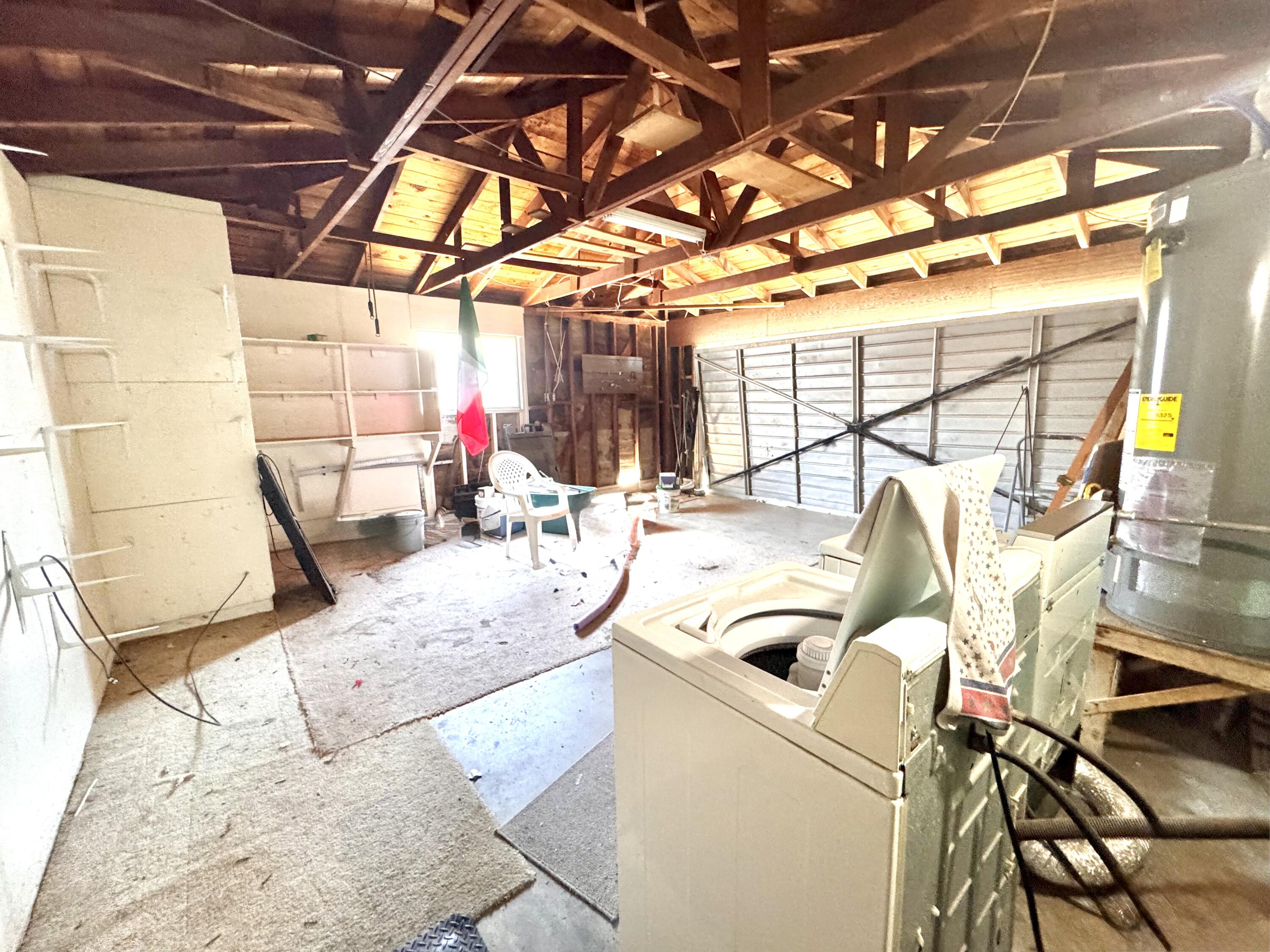 208 N Lombardi St, Porterville, CA 93257