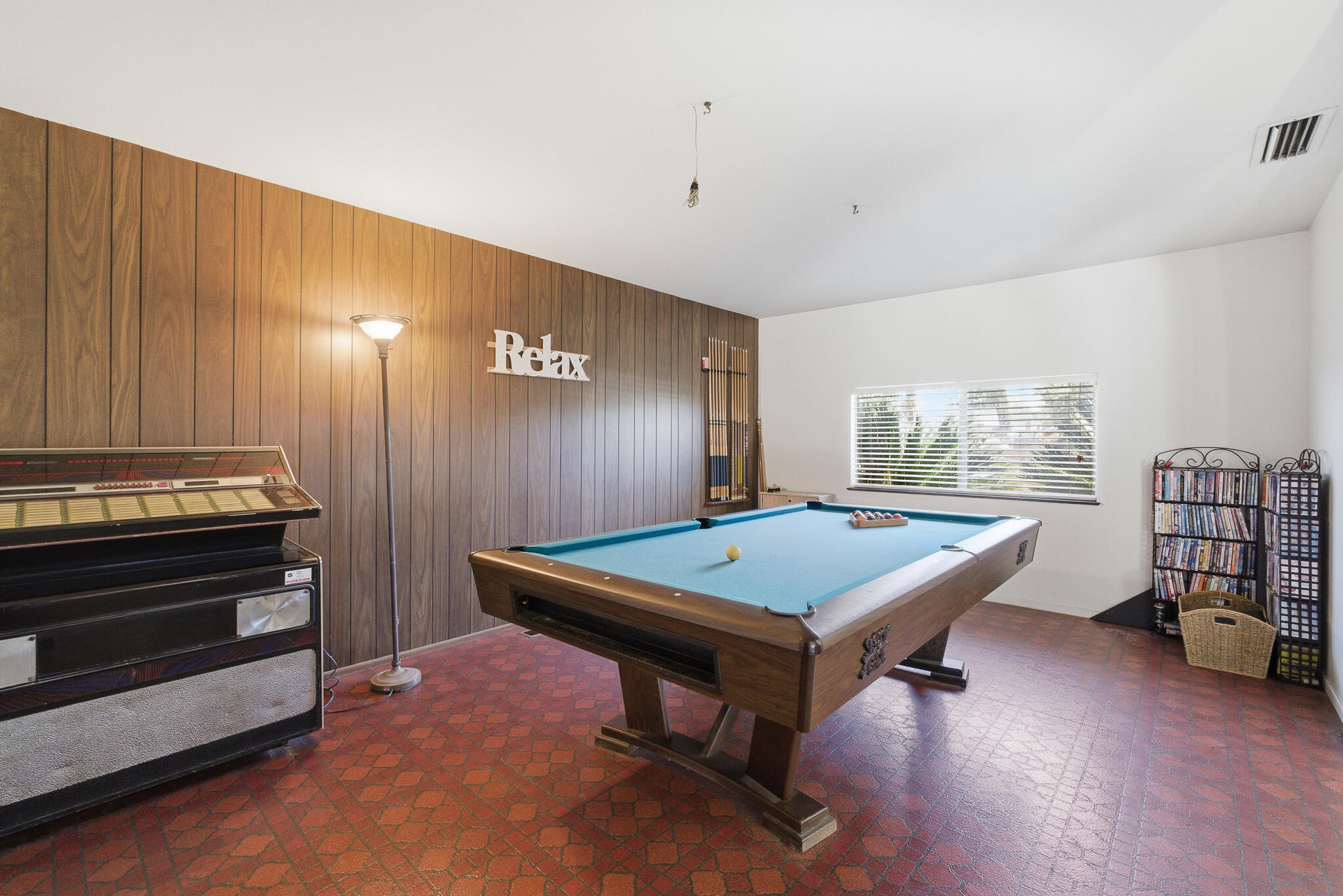 511 N Helene St, Tulare, CA 93274