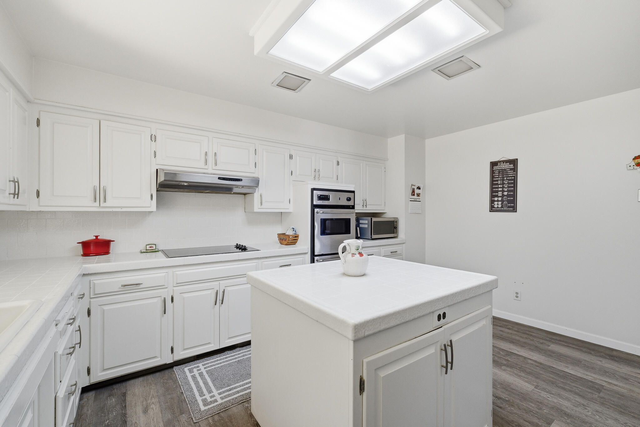 511 N Helene St, Tulare, CA 93274