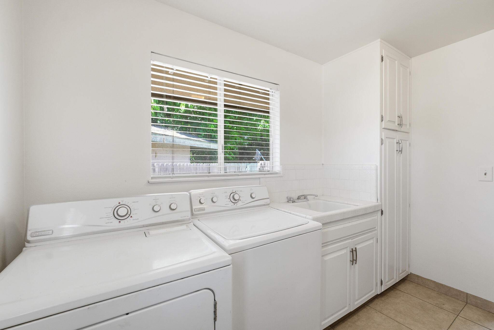 511 N Helene St, Tulare, CA 93274