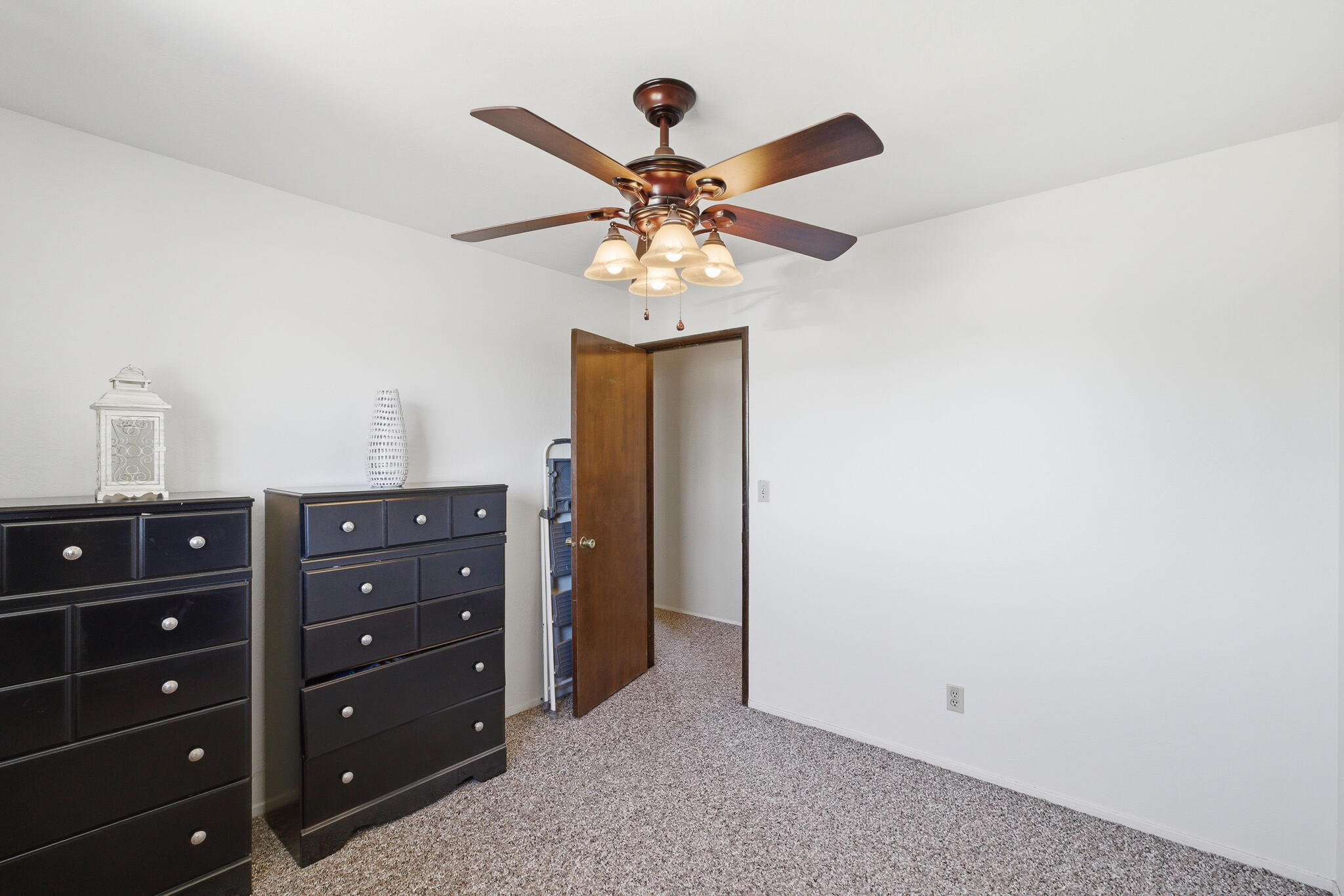 511 N Helene St, Tulare, CA 93274