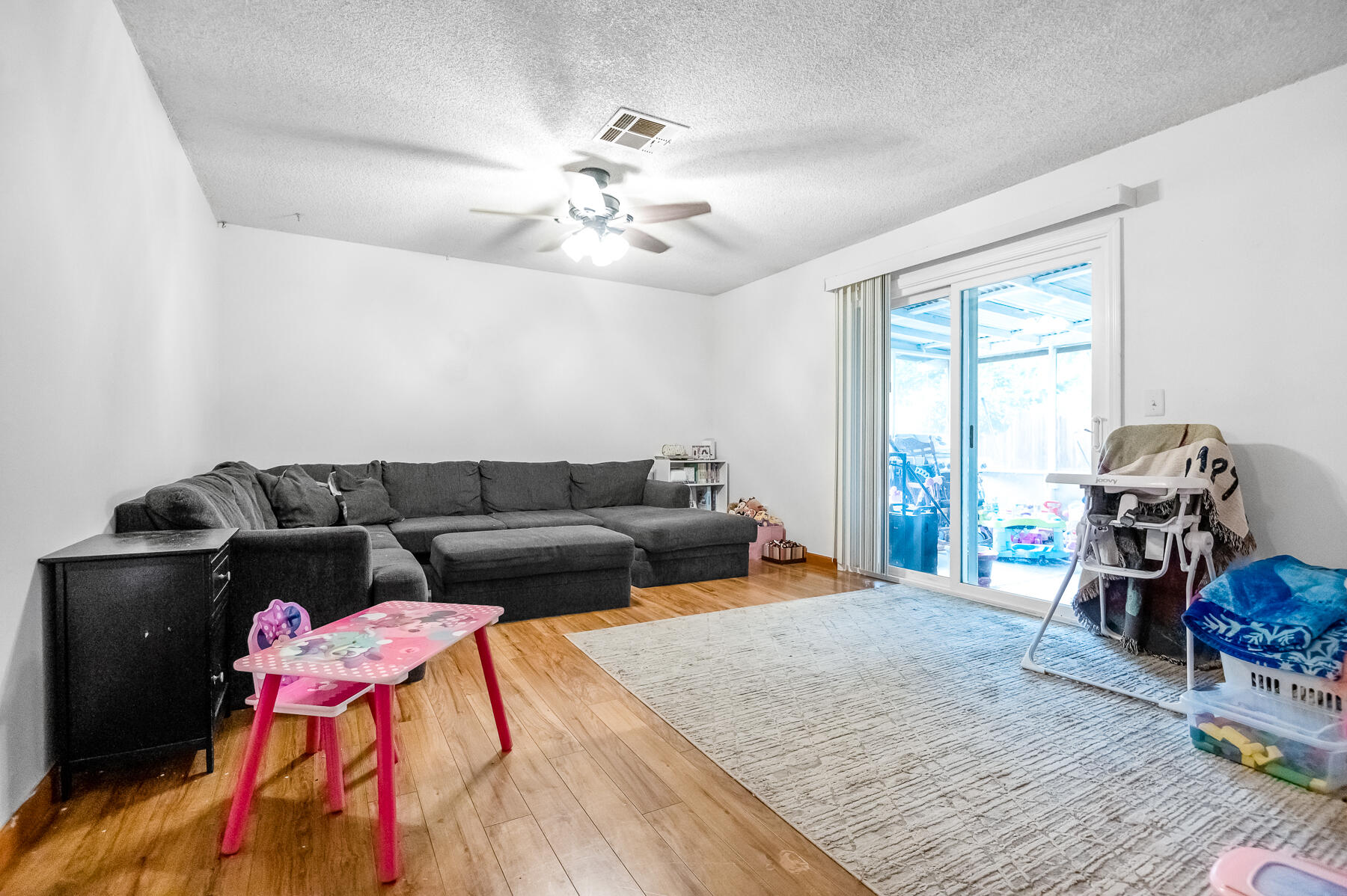 1818 W Buena Vista Ave, Visalia, CA 93291