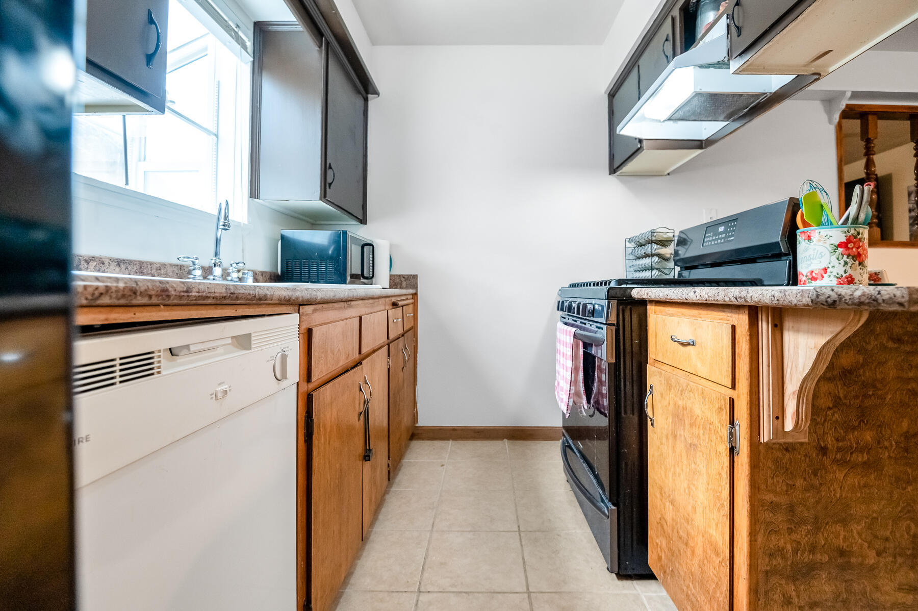 1818 W Buena Vista Ave, Visalia, CA 93291