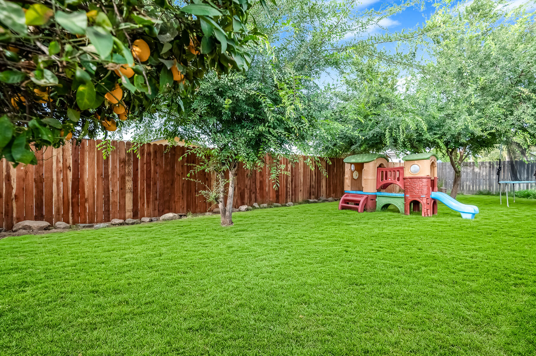 1818 W Buena Vista Ave, Visalia, CA 93291