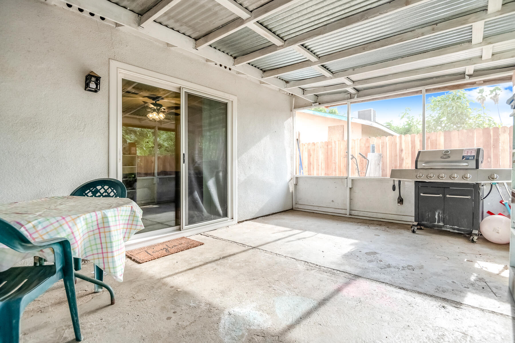 1818 W Buena Vista Ave, Visalia, CA 93291