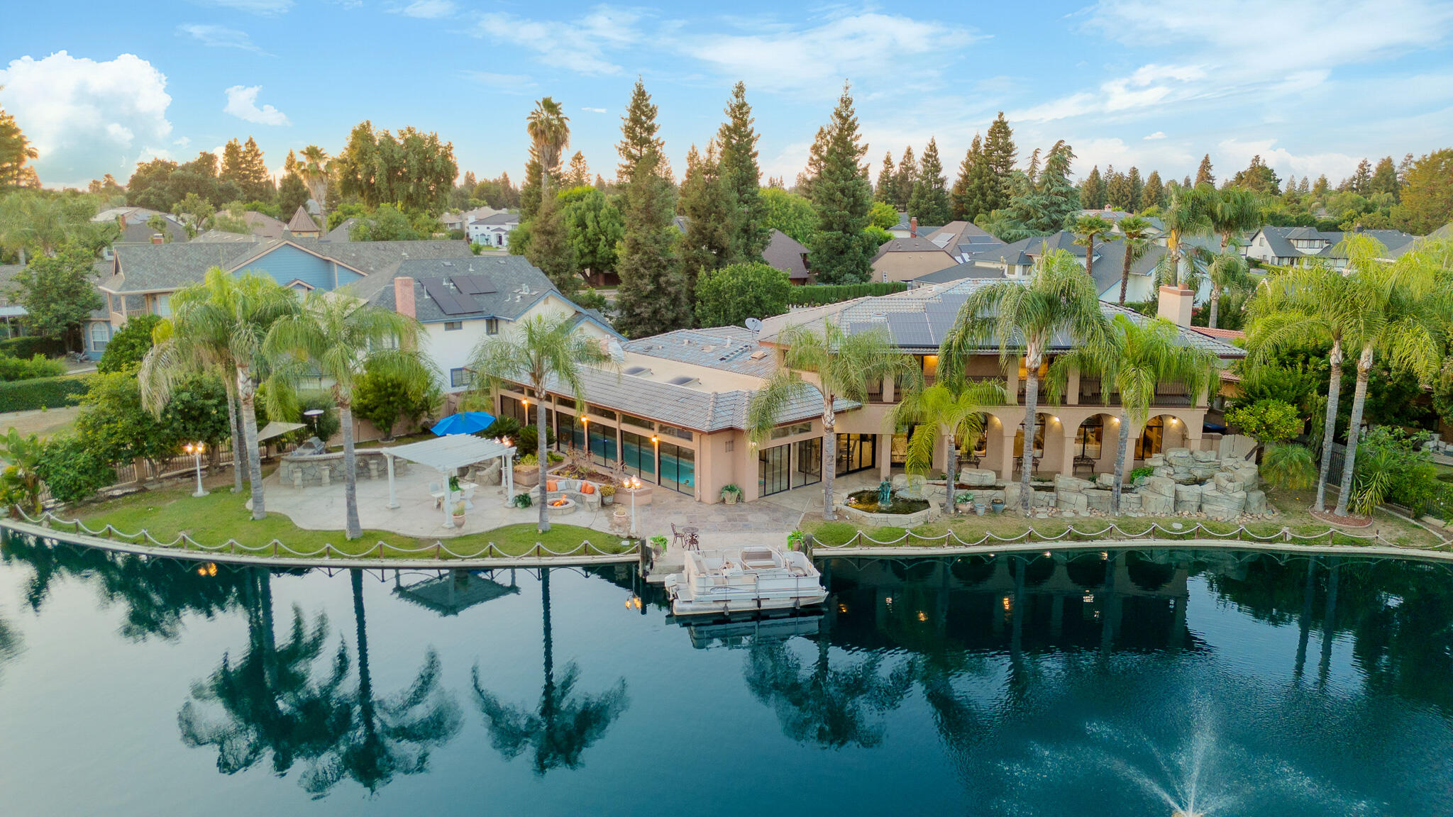 1617 N Aspen Ct, Visalia, CA 93291