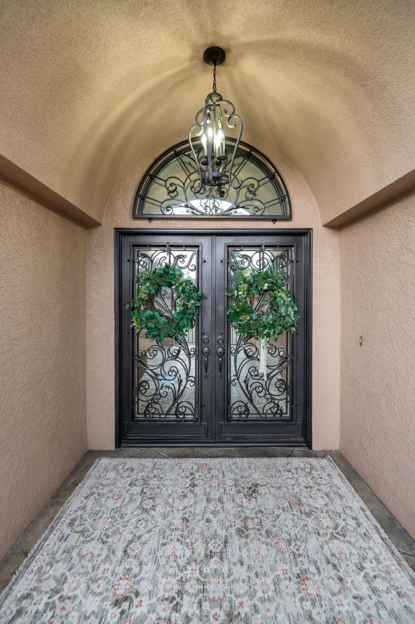 1617 N Aspen Ct, Visalia, CA 93291