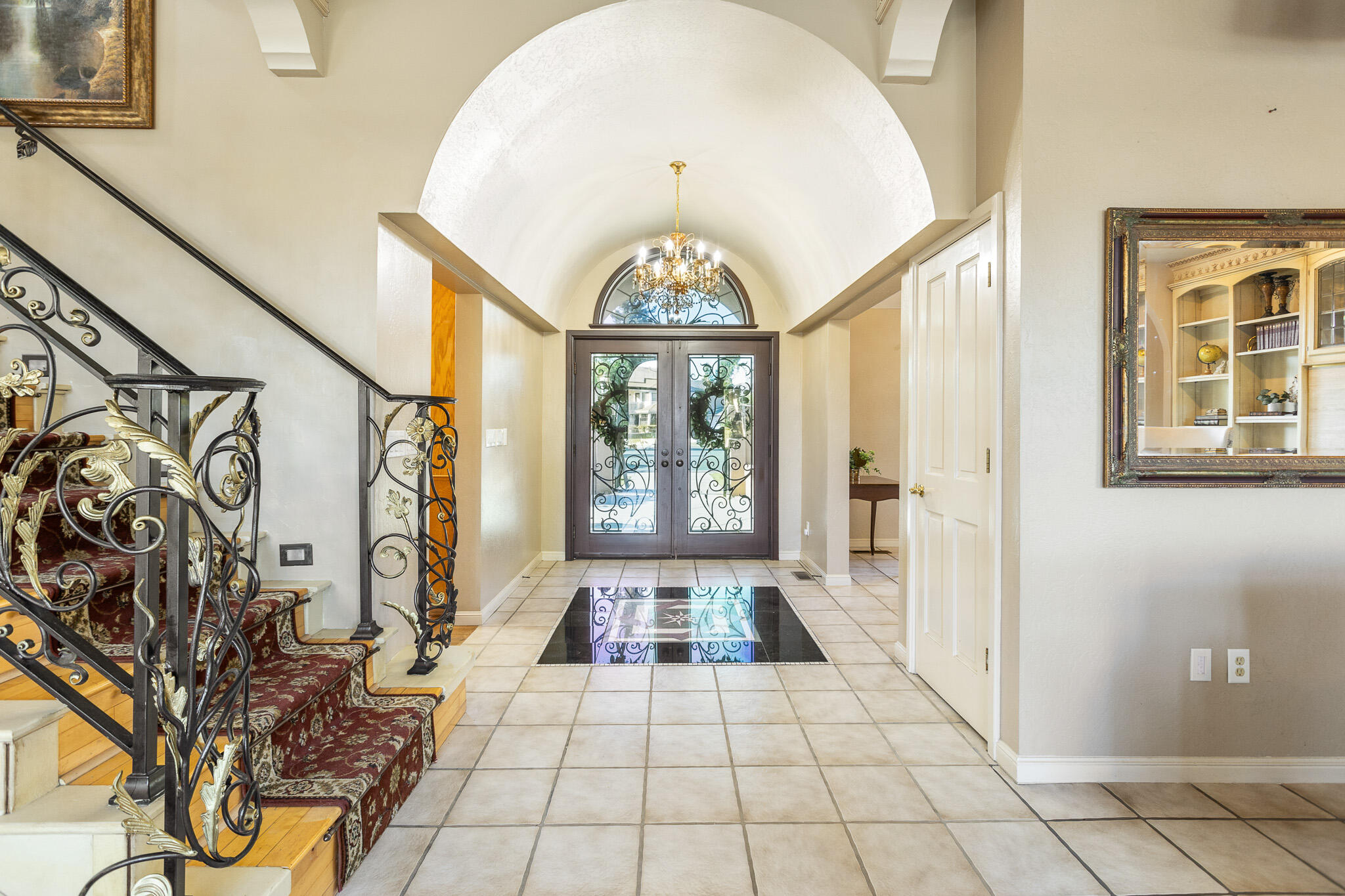 1617 N Aspen Ct, Visalia, CA 93291