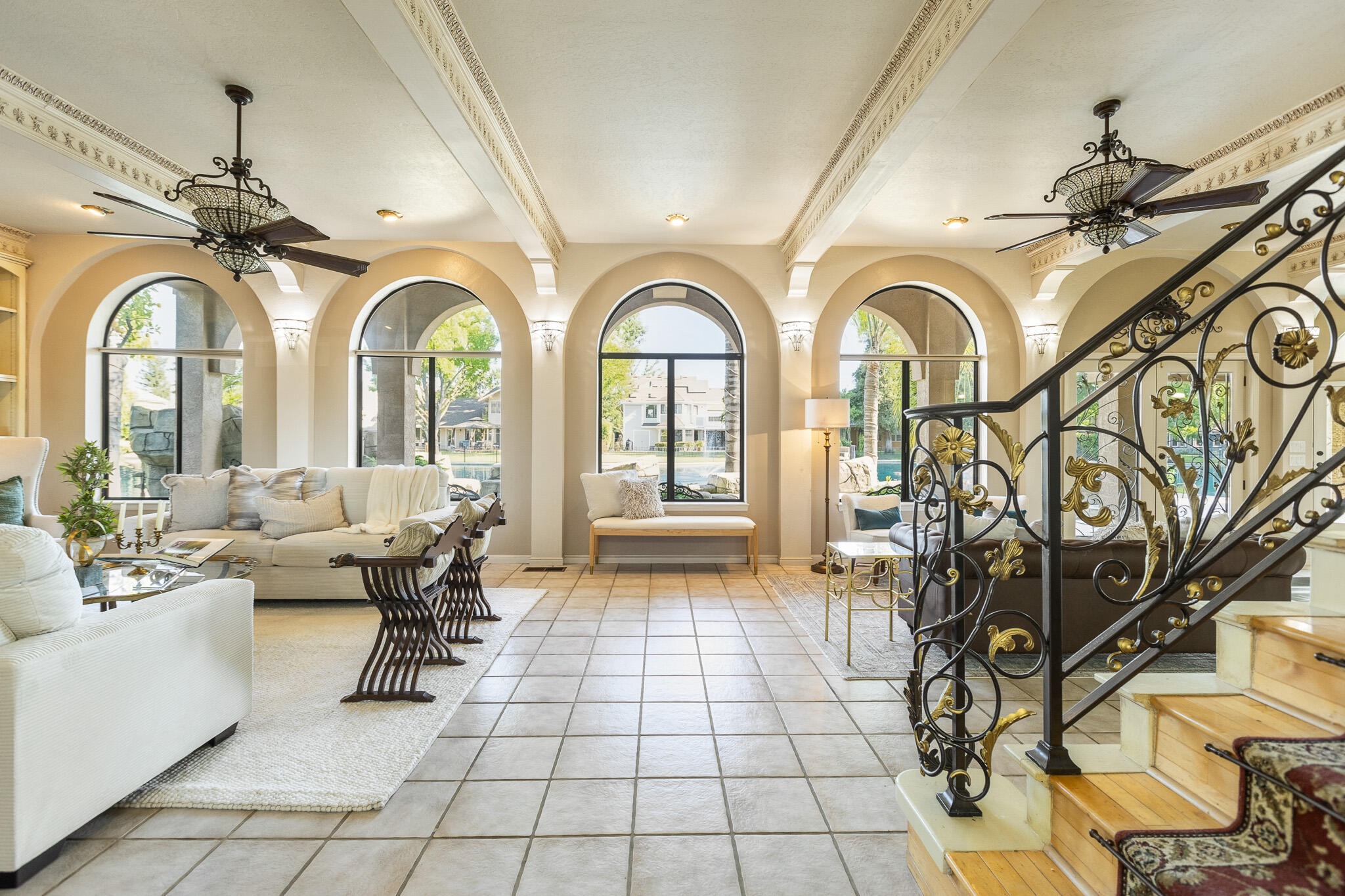 1617 N Aspen Ct, Visalia, CA 93291