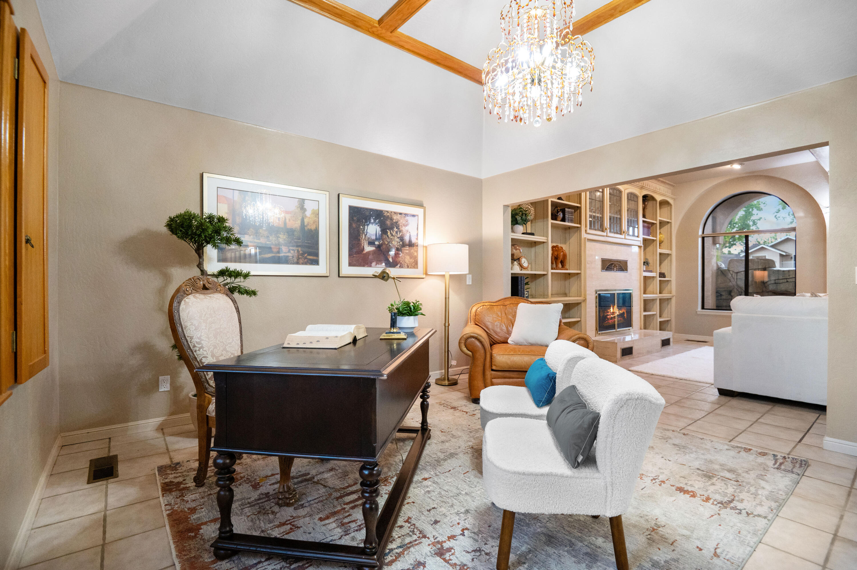 1617 N Aspen Ct, Visalia, CA 93291
