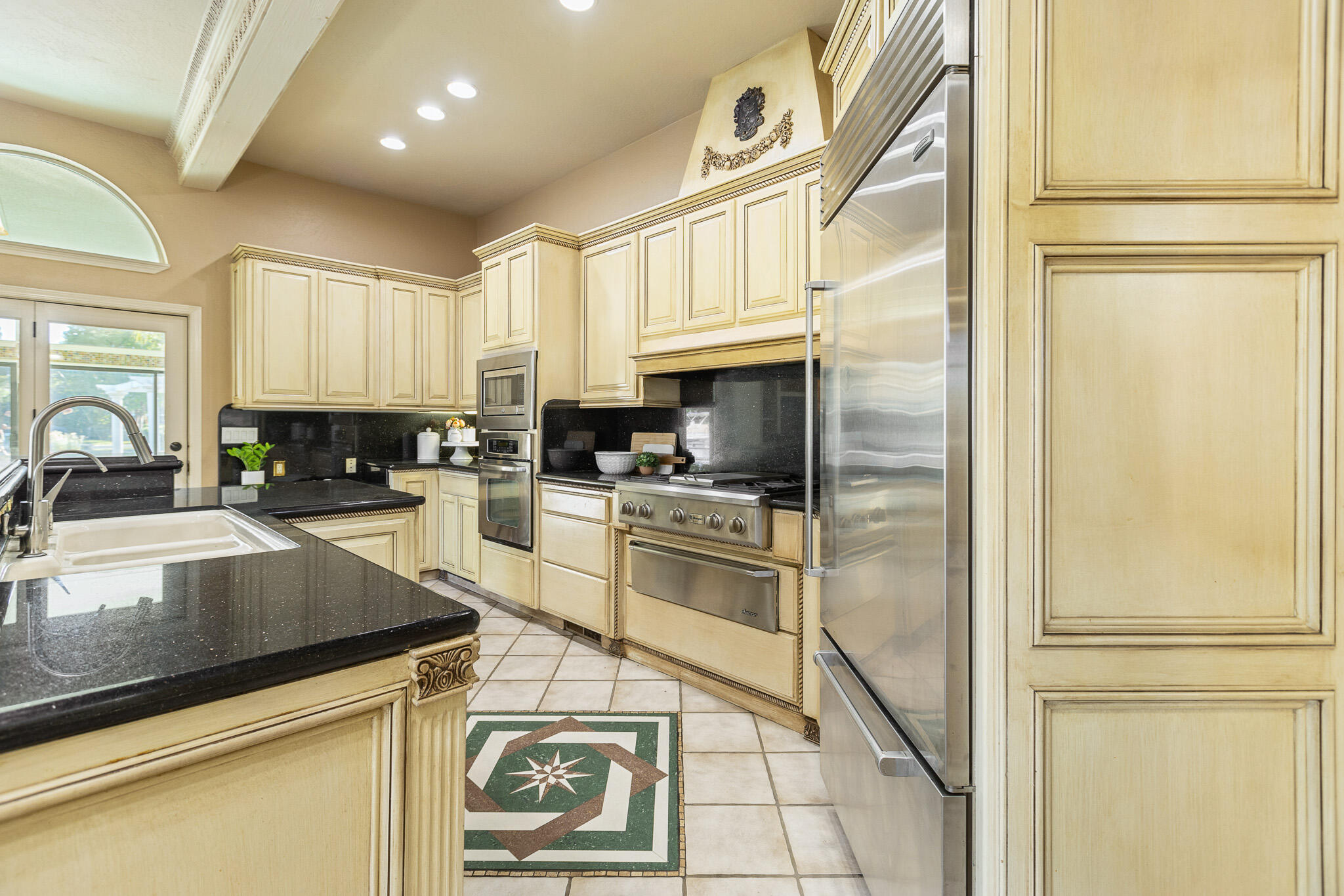 1617 N Aspen Ct, Visalia, CA 93291