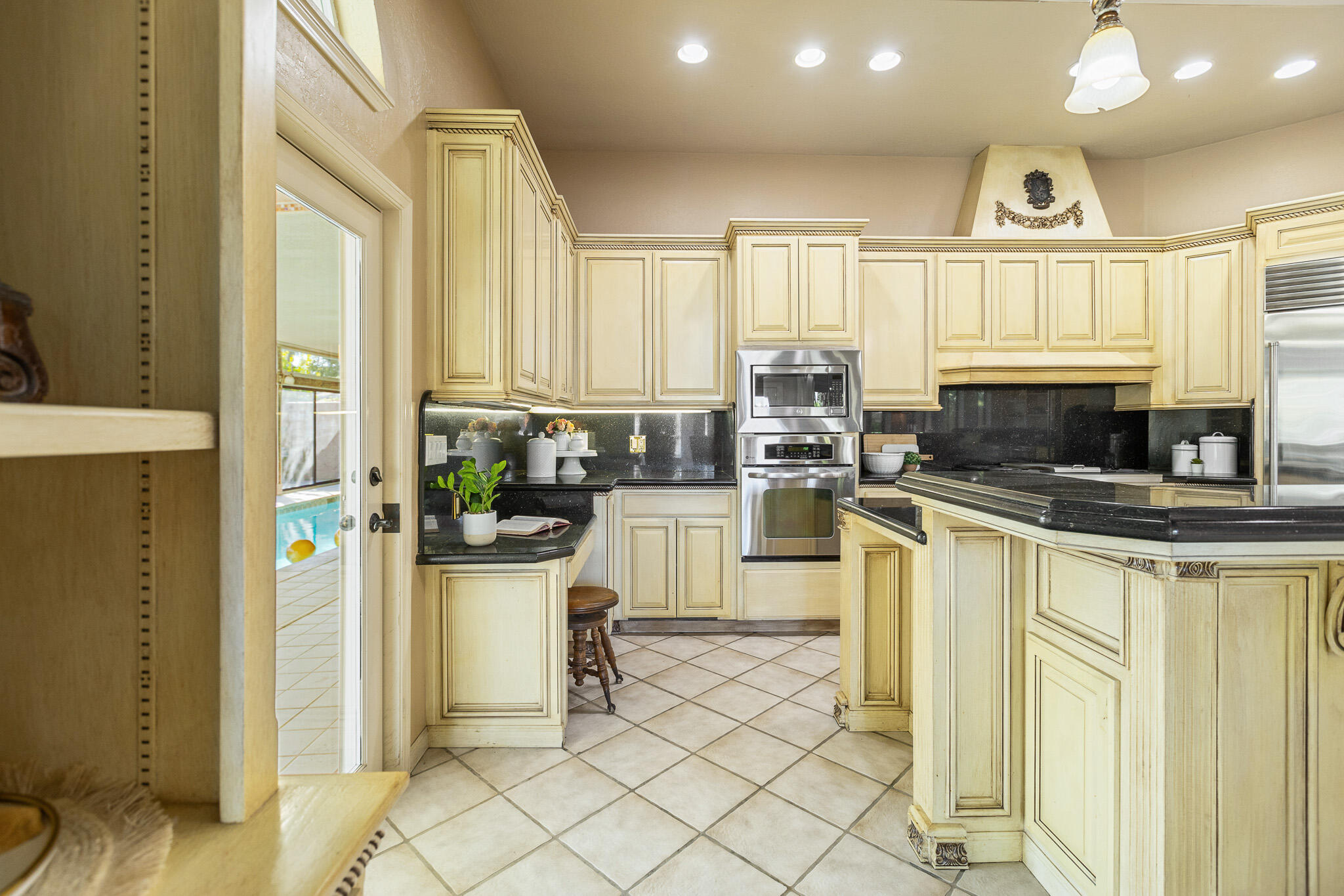 1617 N Aspen Ct, Visalia, CA 93291
