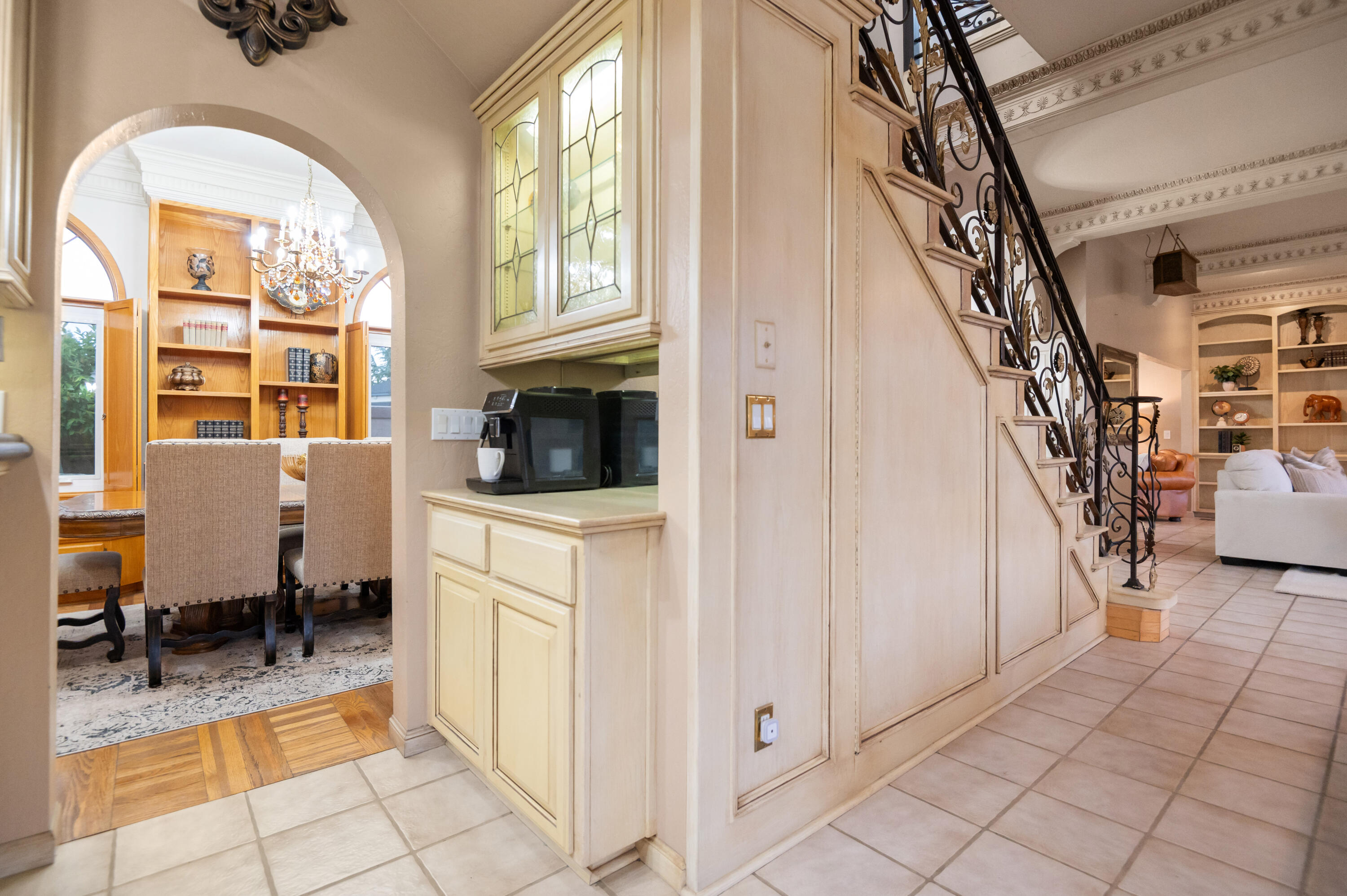 1617 N Aspen Ct, Visalia, CA 93291