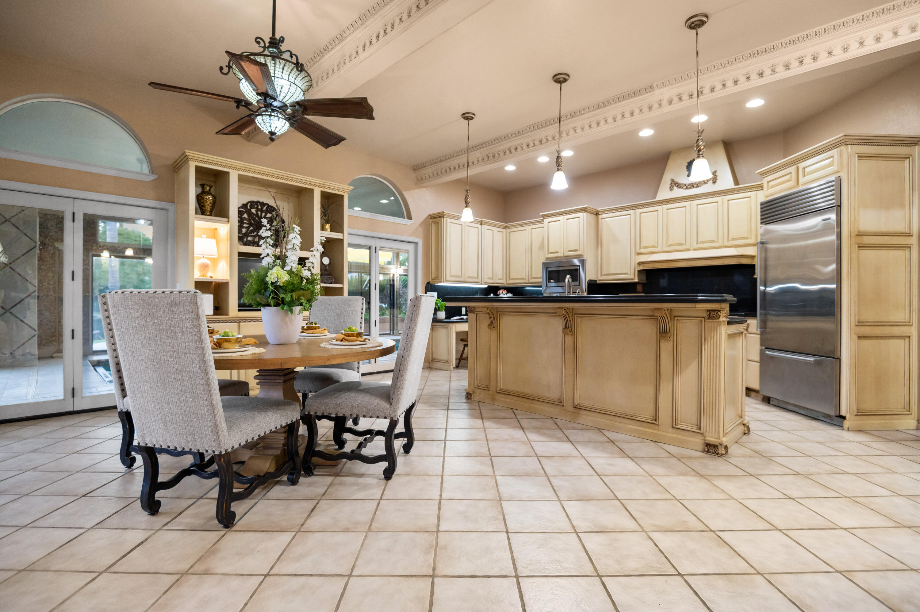 1617 N Aspen Ct, Visalia, CA 93291