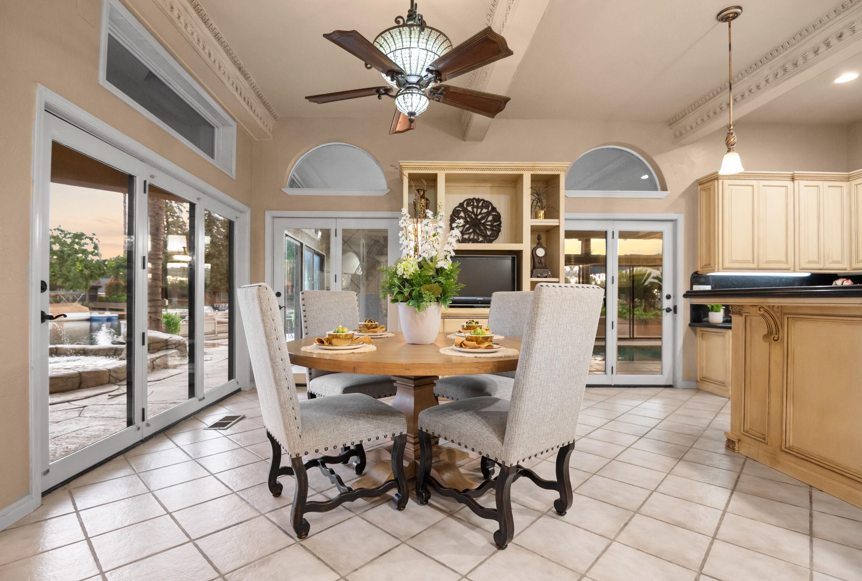 1617 N Aspen Ct, Visalia, CA 93291