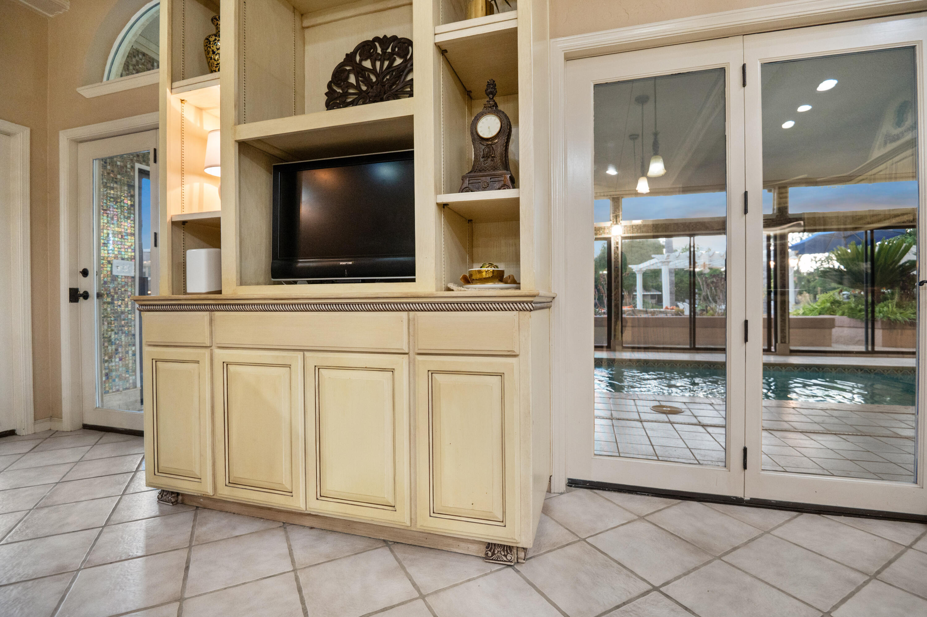 1617 N Aspen Ct, Visalia, CA 93291