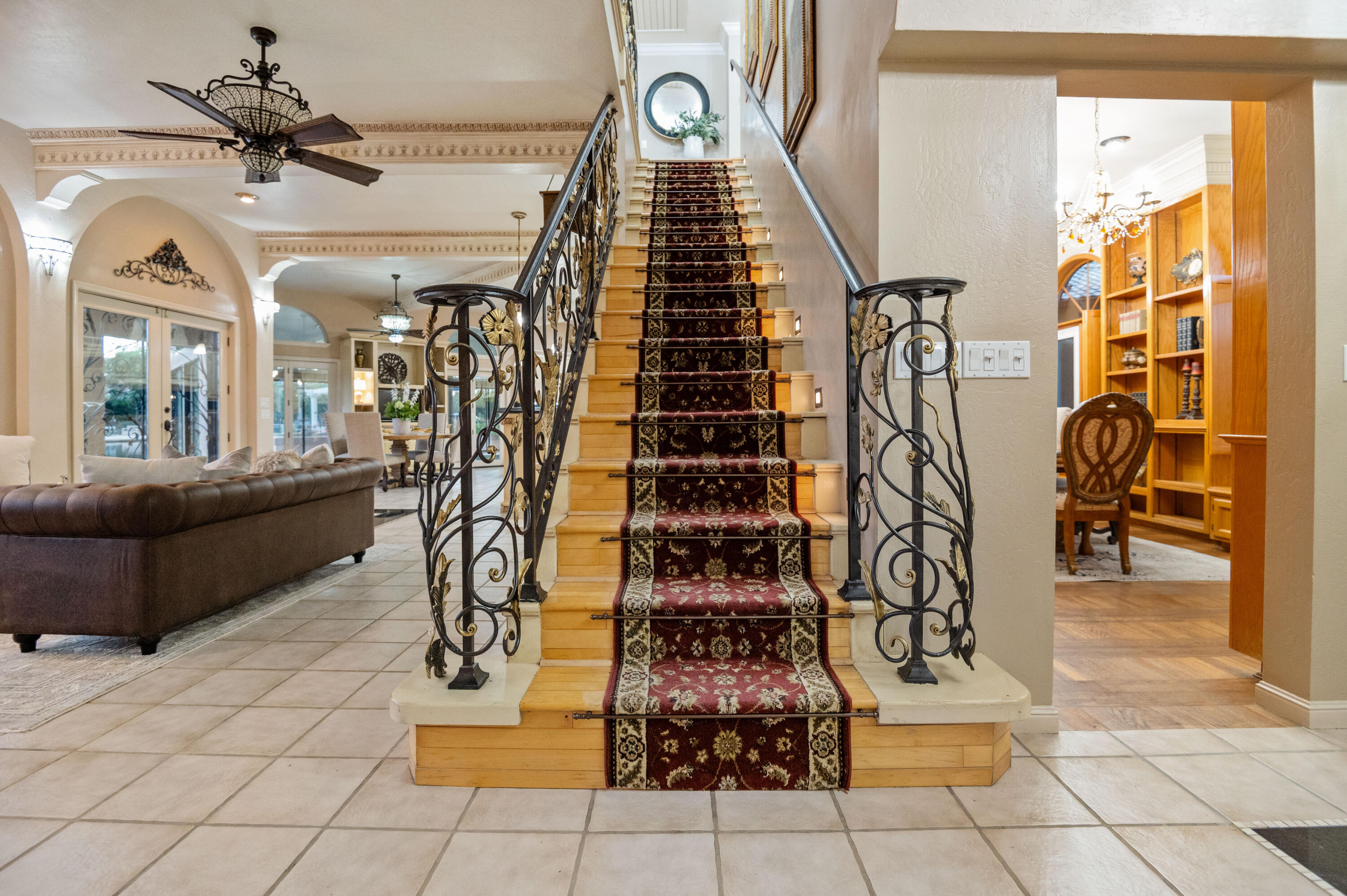 1617 N Aspen Ct, Visalia, CA 93291