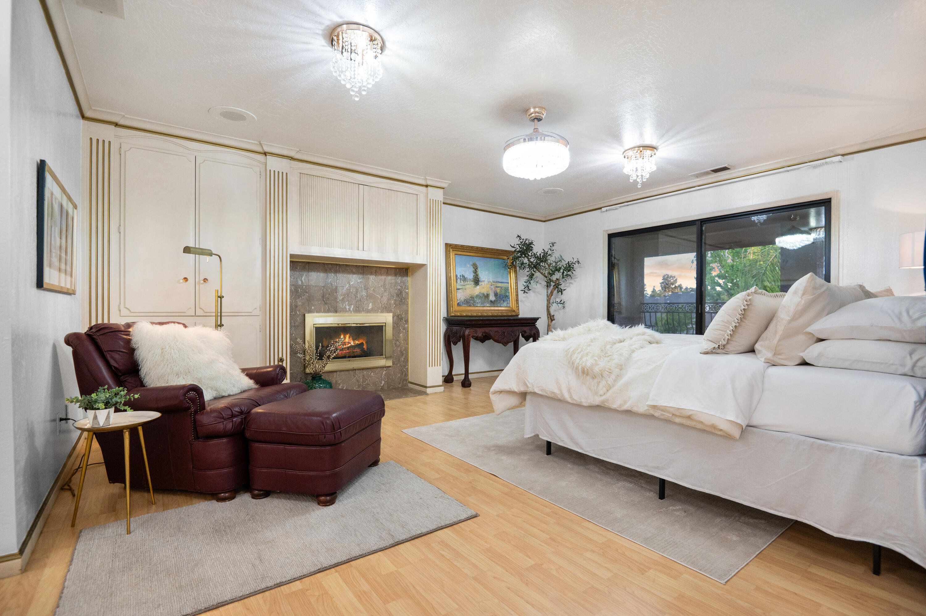 1617 N Aspen Ct, Visalia, CA 93291
