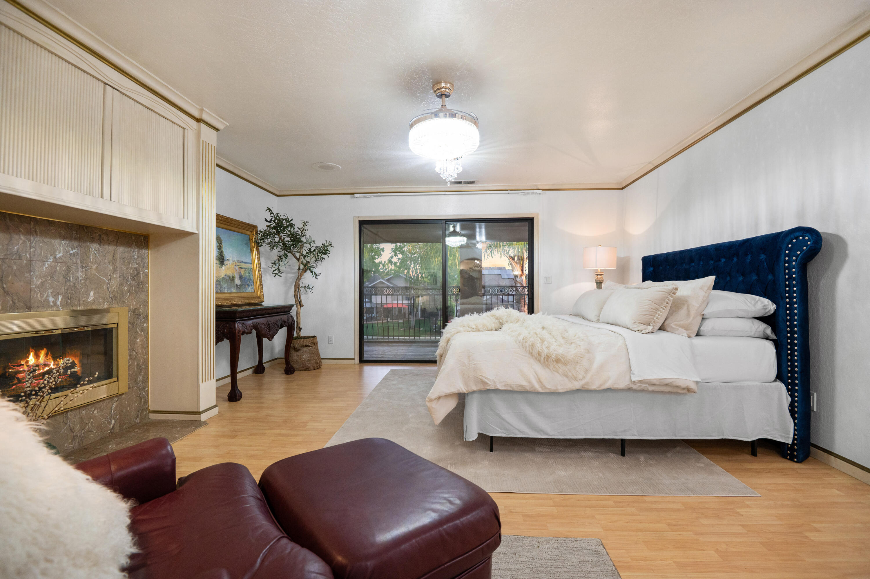 1617 N Aspen Ct, Visalia, CA 93291