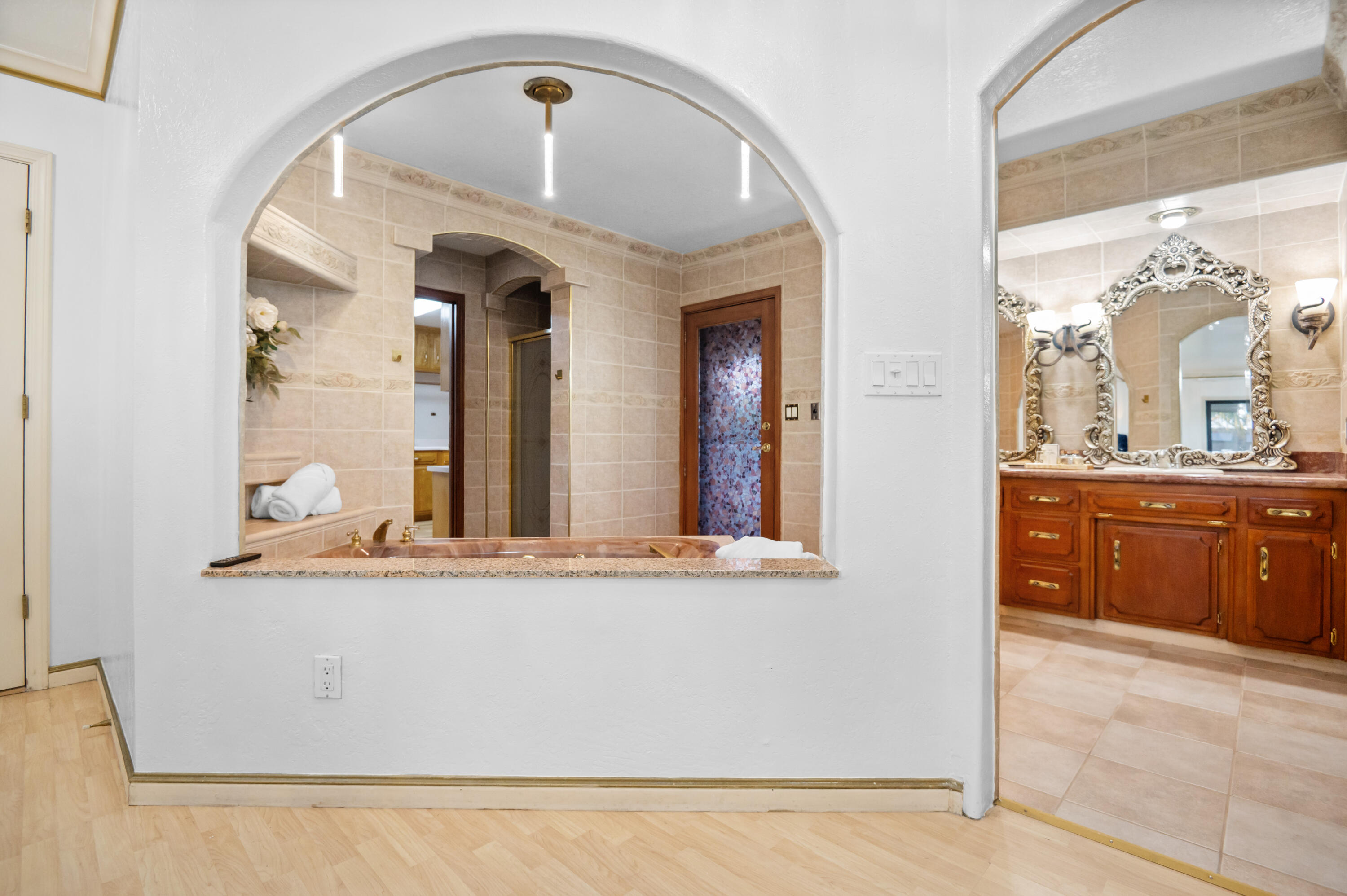 1617 N Aspen Ct, Visalia, CA 93291