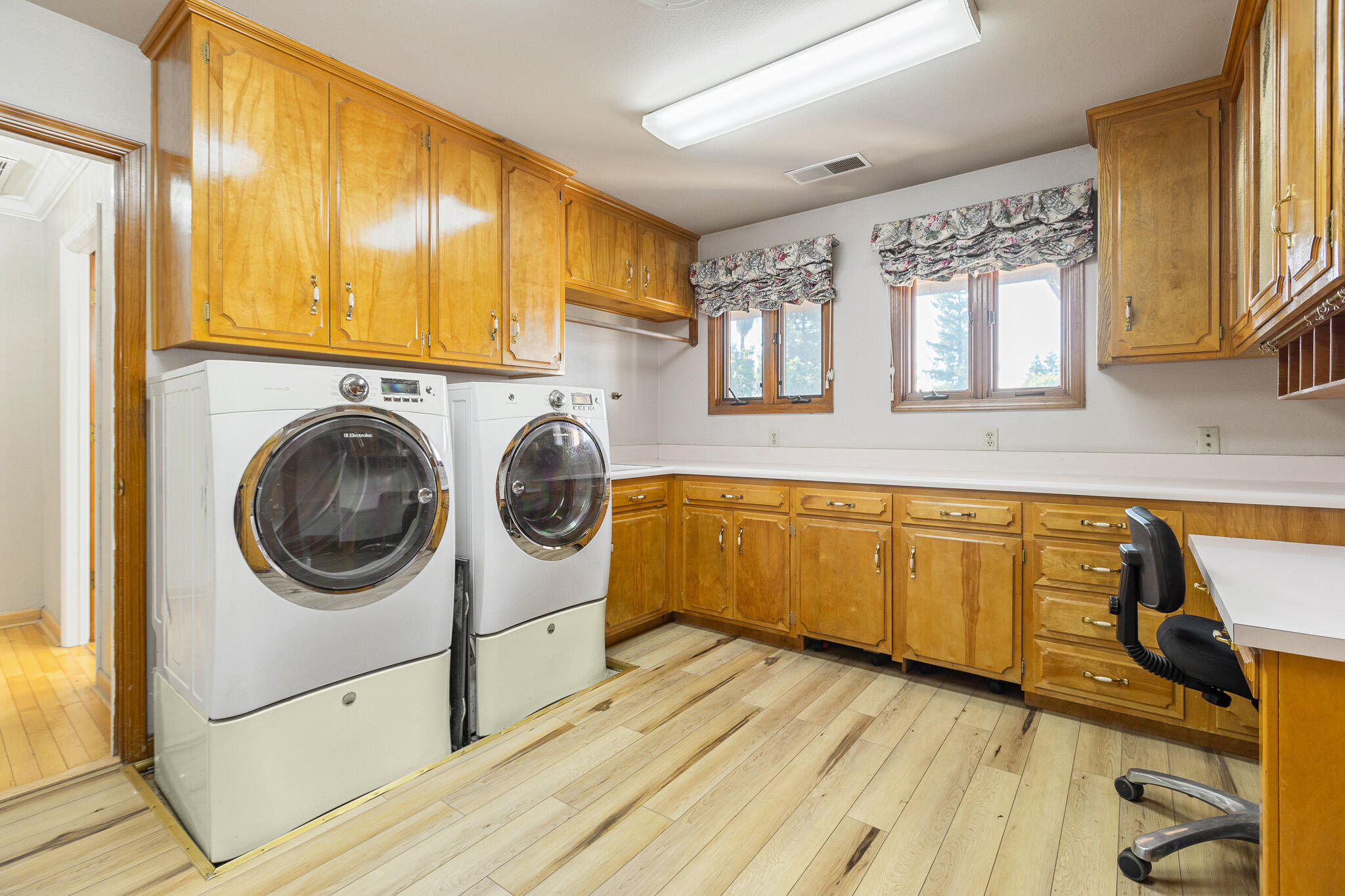 1617 N Aspen Ct, Visalia, CA 93291