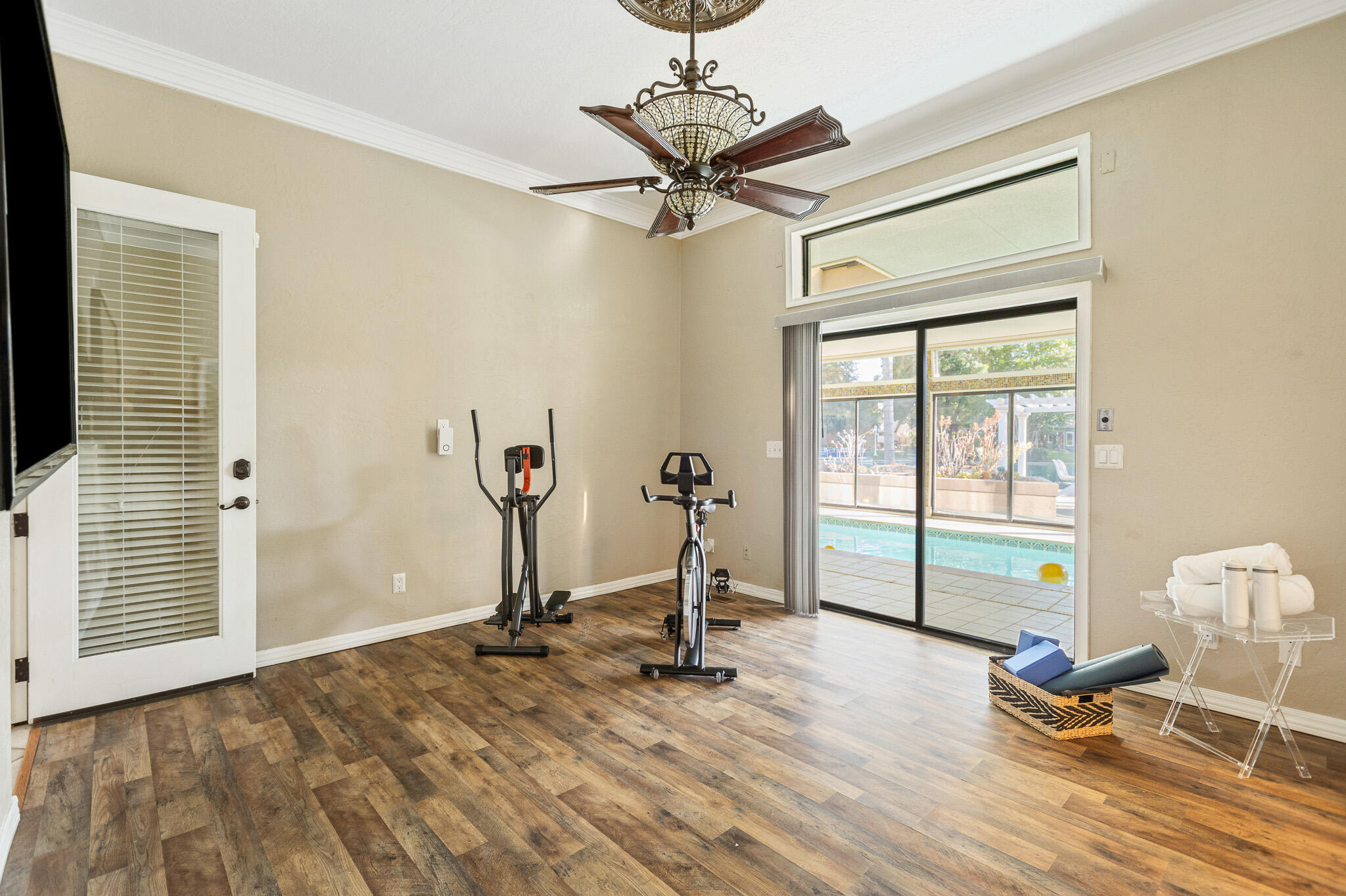 1617 N Aspen Ct, Visalia, CA 93291